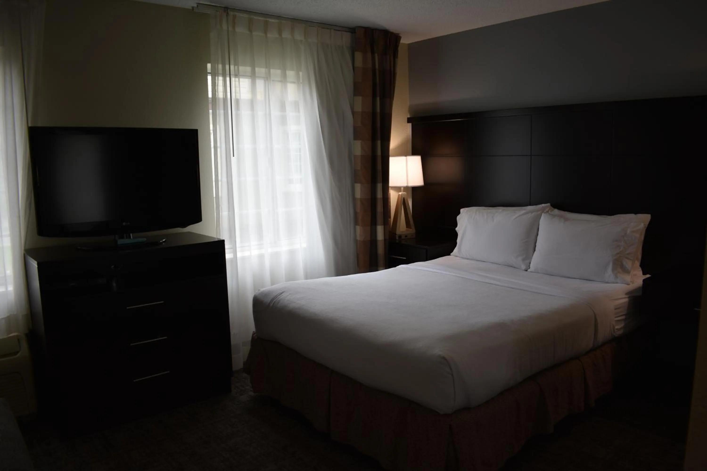 Bed in Staybridge Suites Cranbury - South Brunswick by IHG