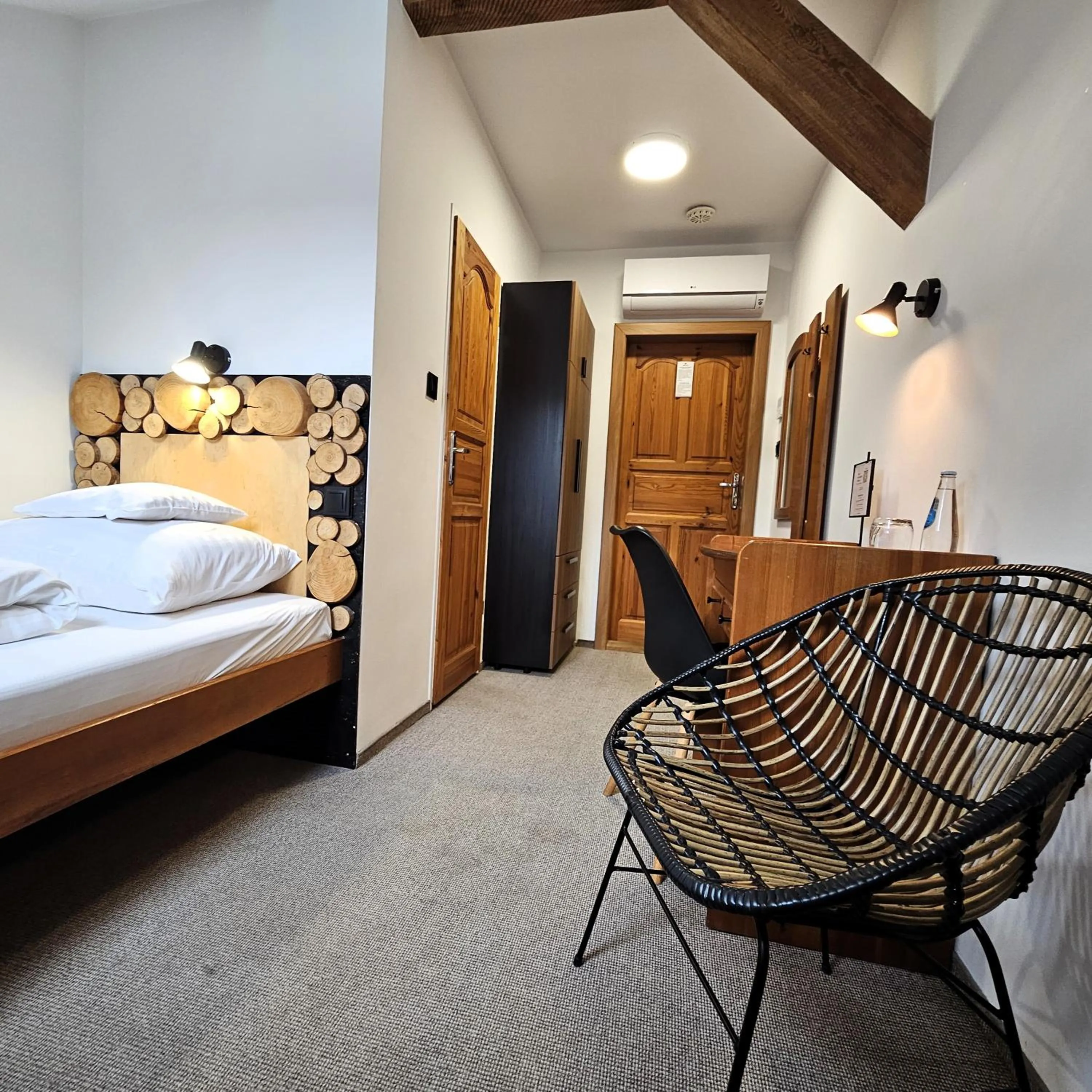 Bed in Hotel Protea Bolesławiec