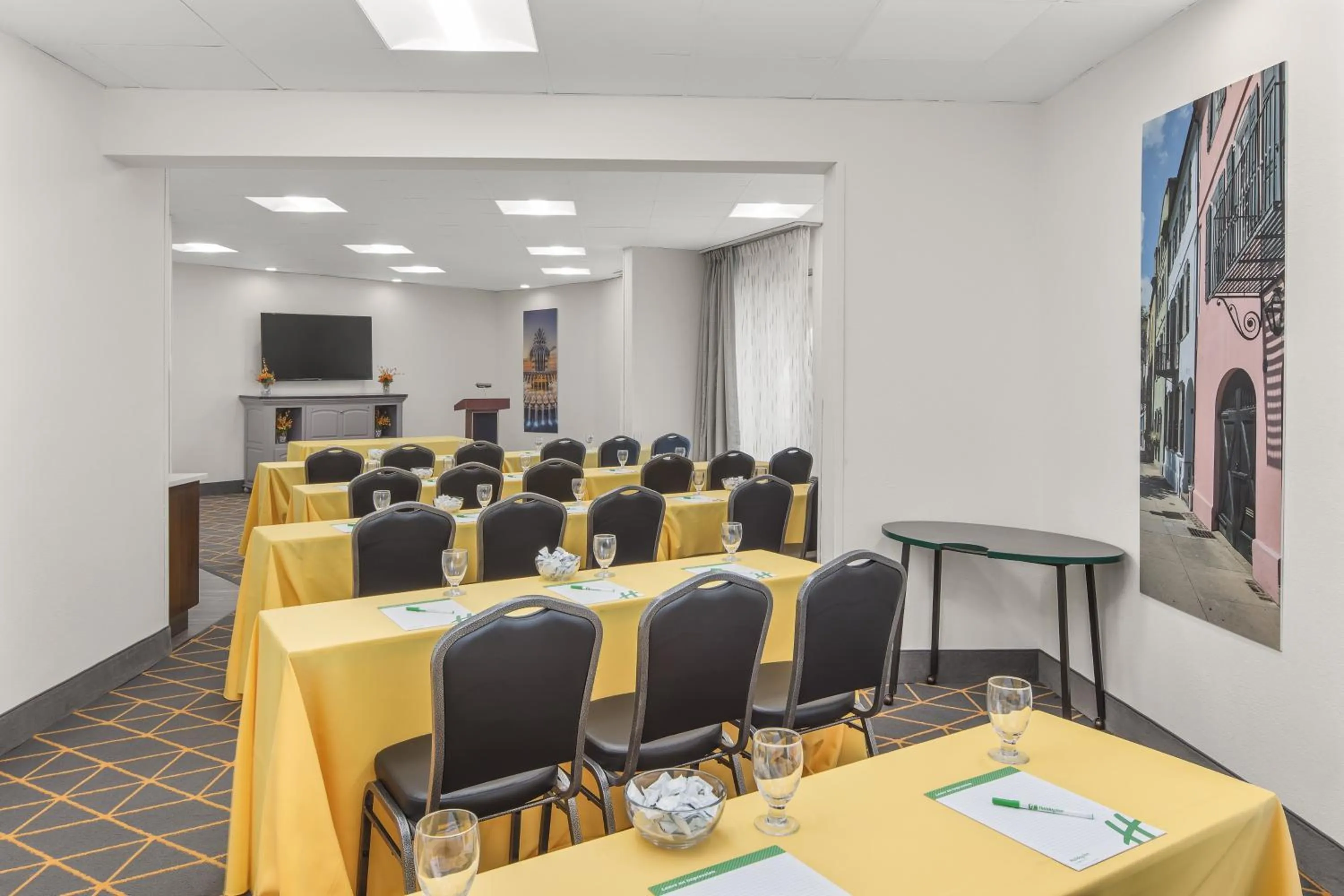 Meeting/conference room in Holiday Inn Charleston-Riverview by IHG