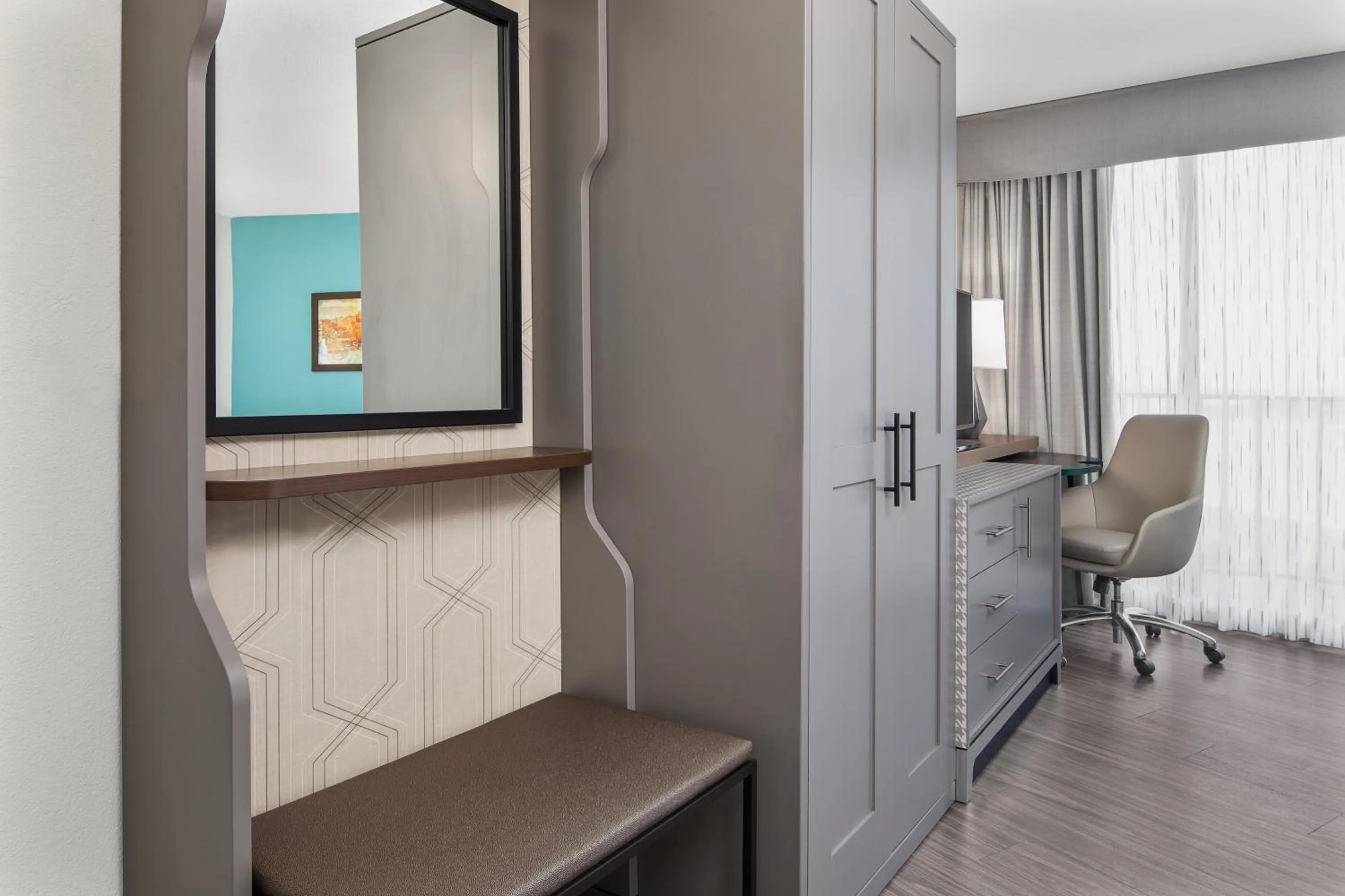 Photo of the whole room in Holiday Inn Charleston-Riverview by IHG