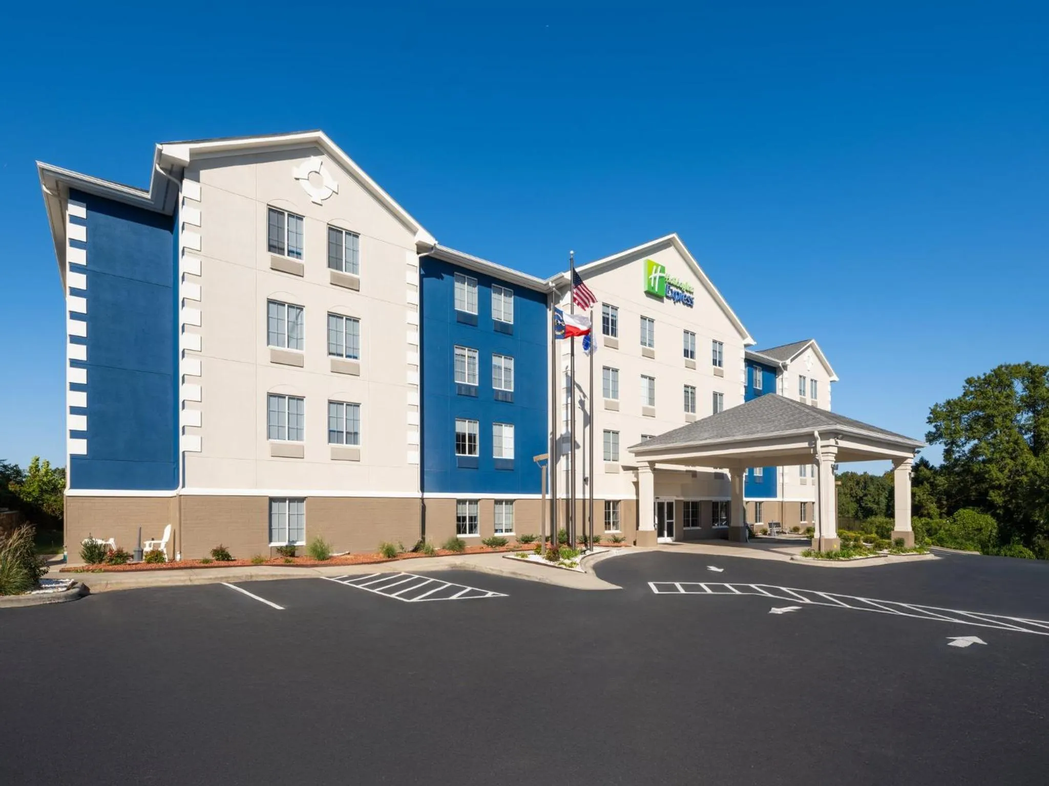 Property building in Holiday Inn Express Charlotte West - Gastonia by IHG
