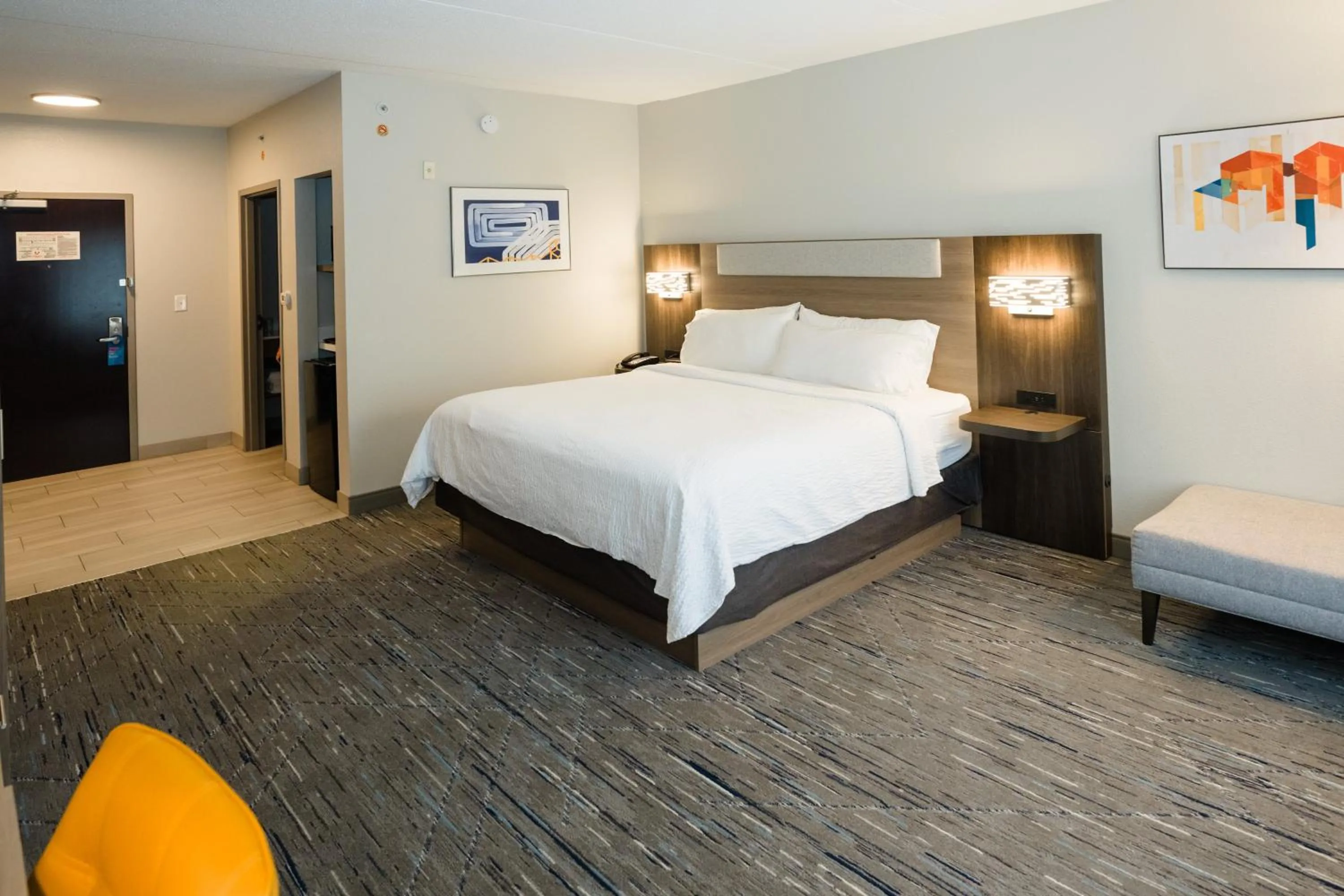 Photo of the whole room, Bed in Holiday Inn Express Hotel & Suites Kodak East-Sevierville by IHG