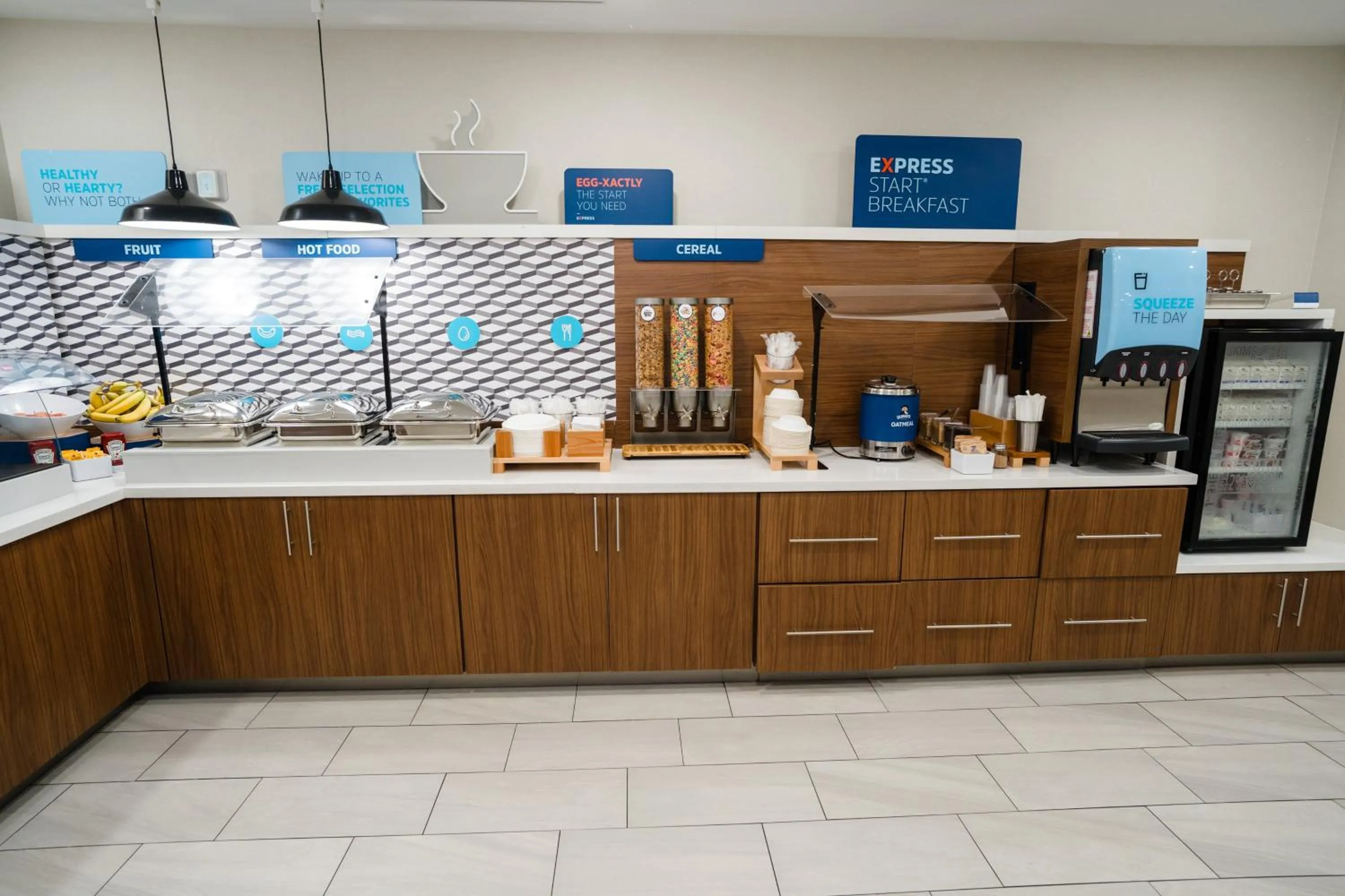 Breakfast in Holiday Inn Express Hotel & Suites Kodak East-Sevierville by IHG