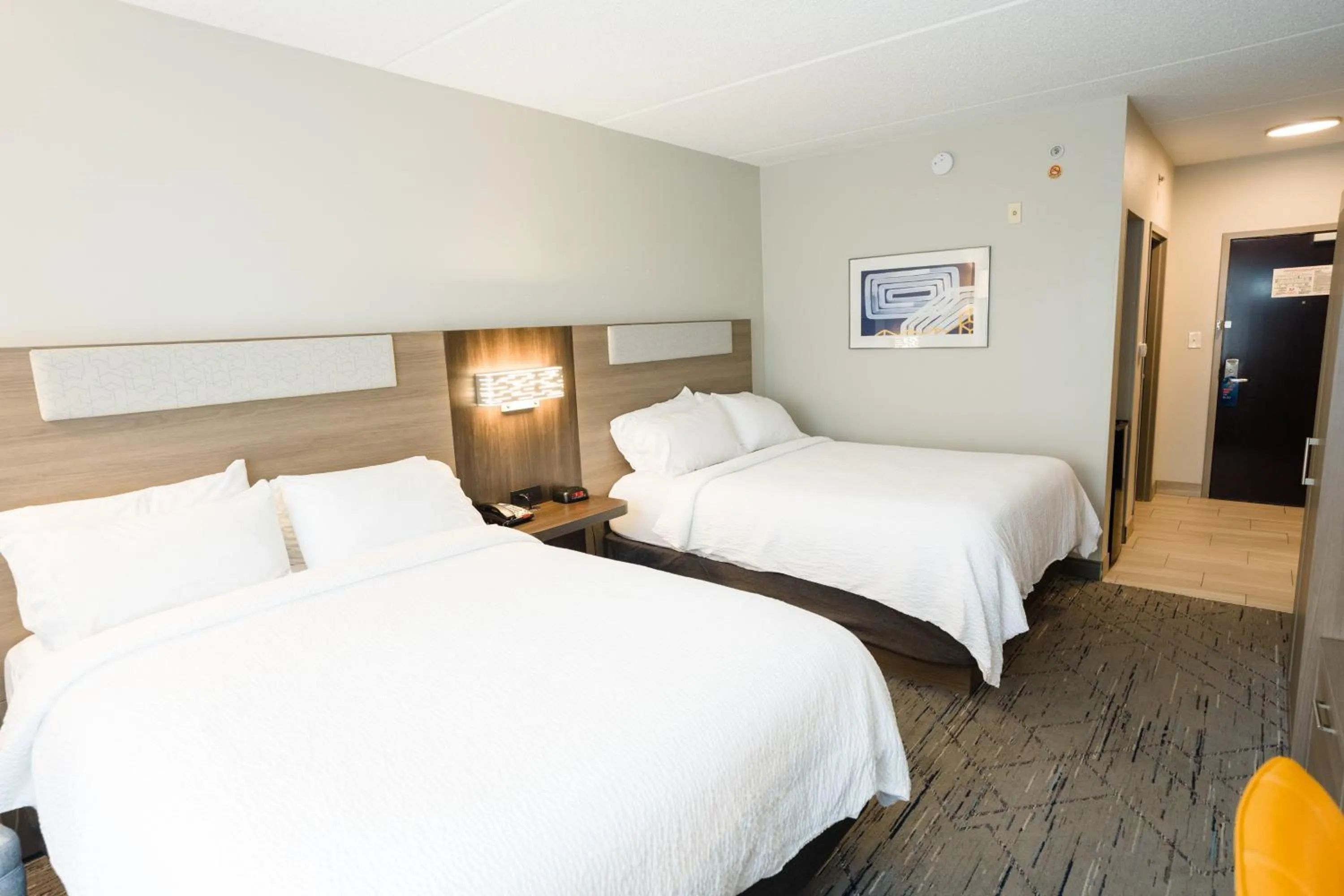 Photo of the whole room, Bed in Holiday Inn Express Hotel & Suites Kodak East-Sevierville by IHG