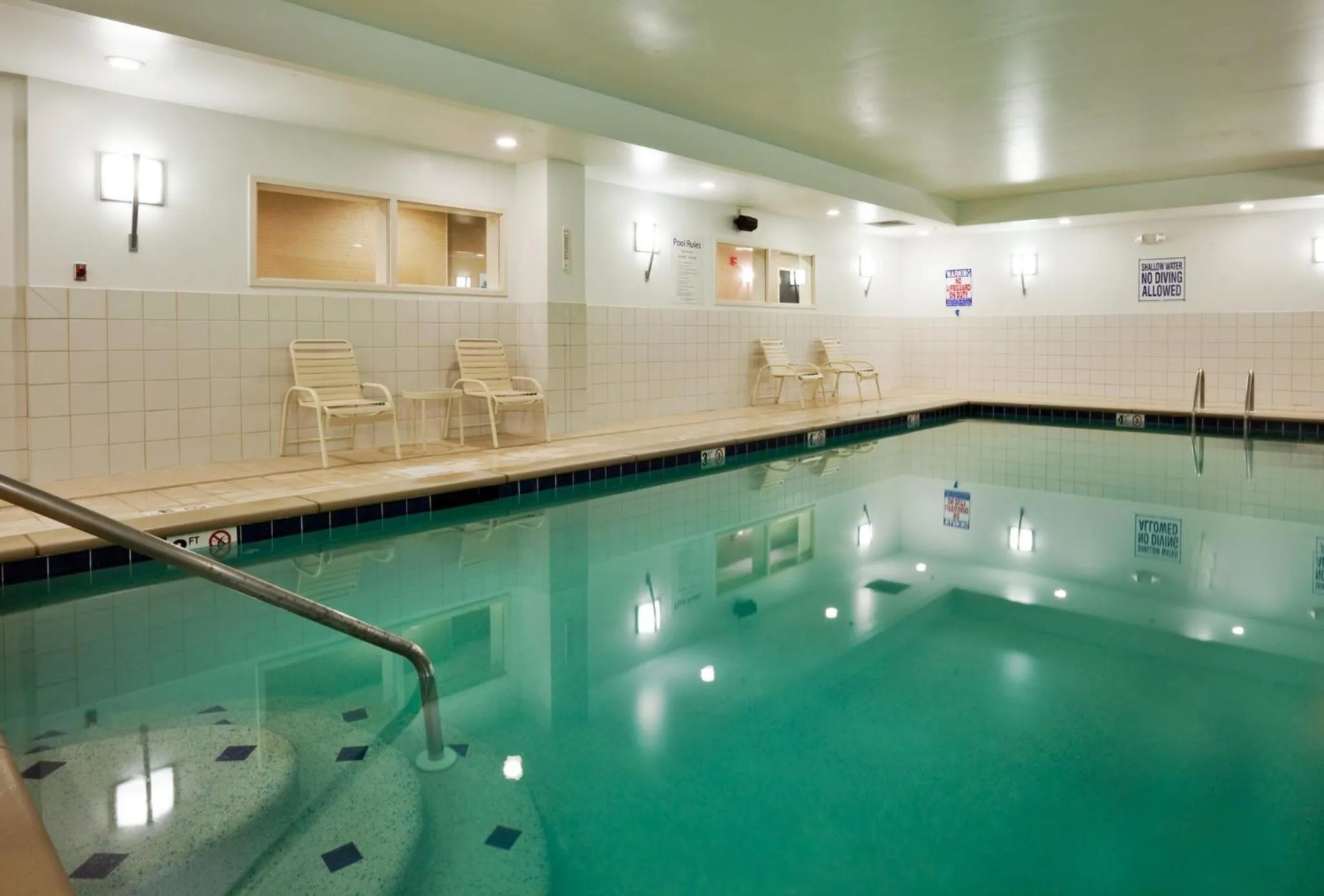 Swimming pool in Holiday Inn Express Hotel & Suites Kodak East-Sevierville by IHG