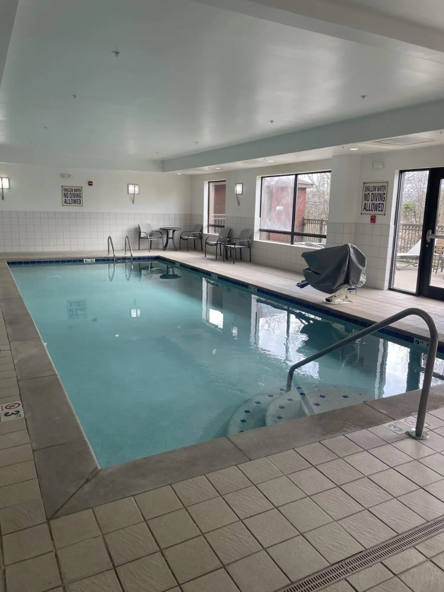 Swimming pool in Holiday Inn Express Hotel & Suites Kodak East-Sevierville by IHG