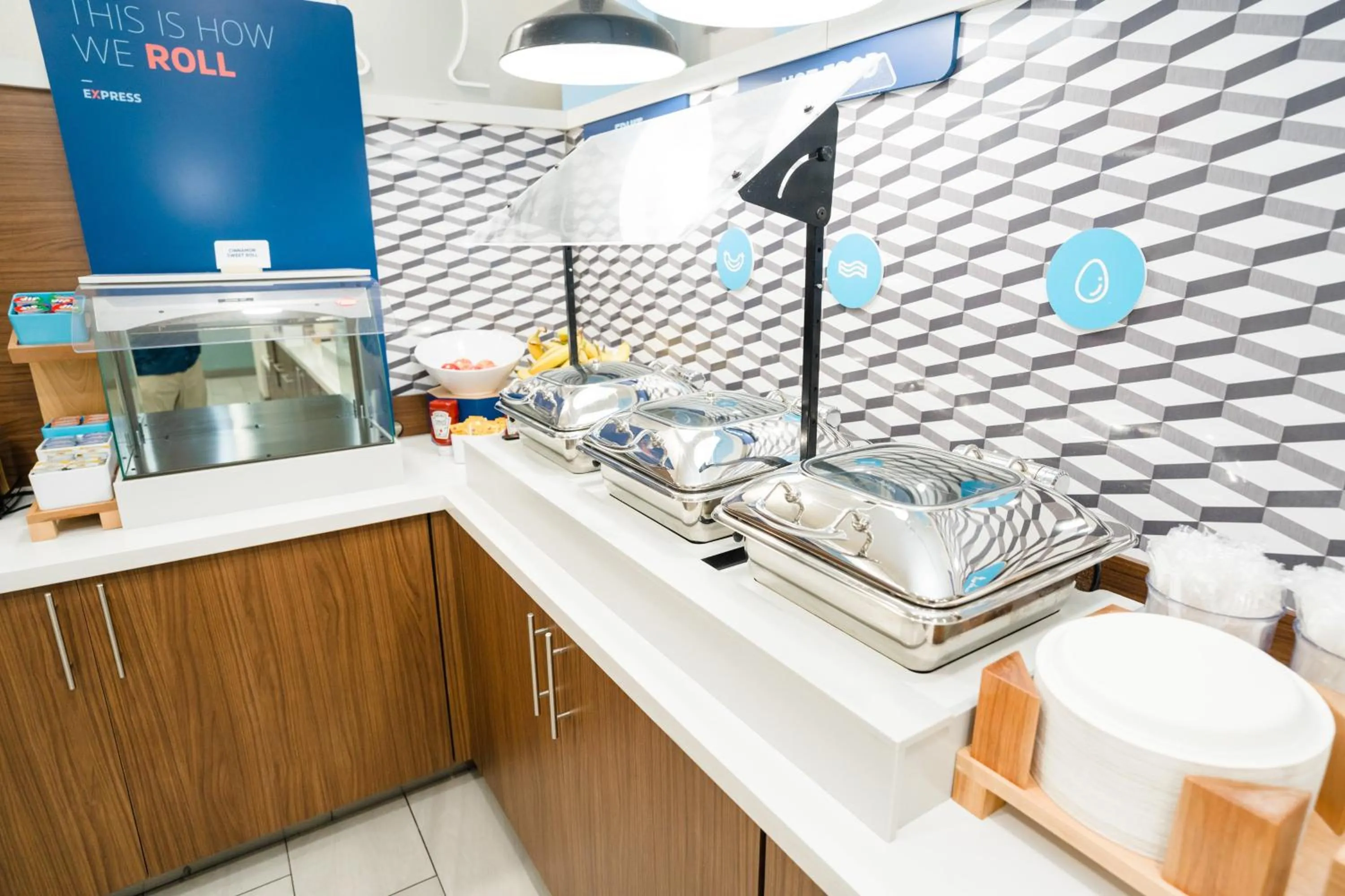 Breakfast in Holiday Inn Express Hotel & Suites Kodak East-Sevierville by IHG