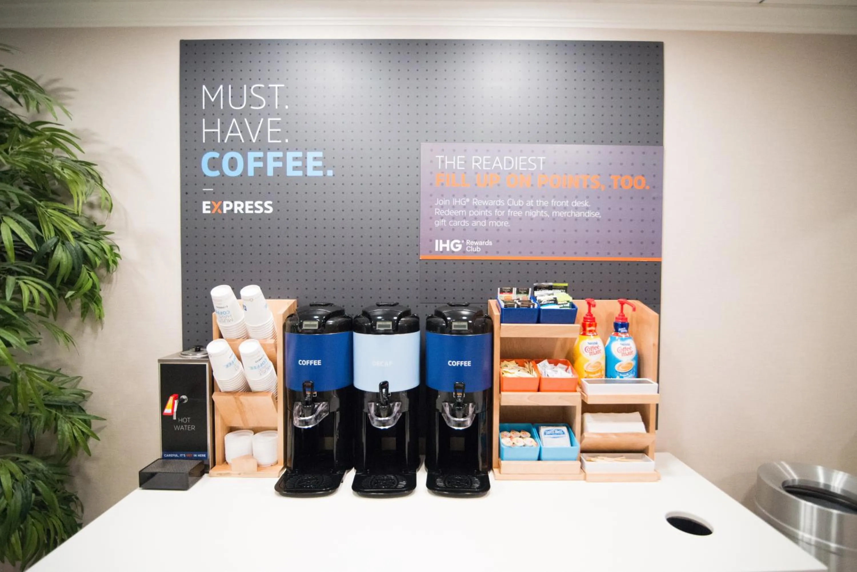 Breakfast in Holiday Inn Express Philadelphia NE - Langhorne by IHG