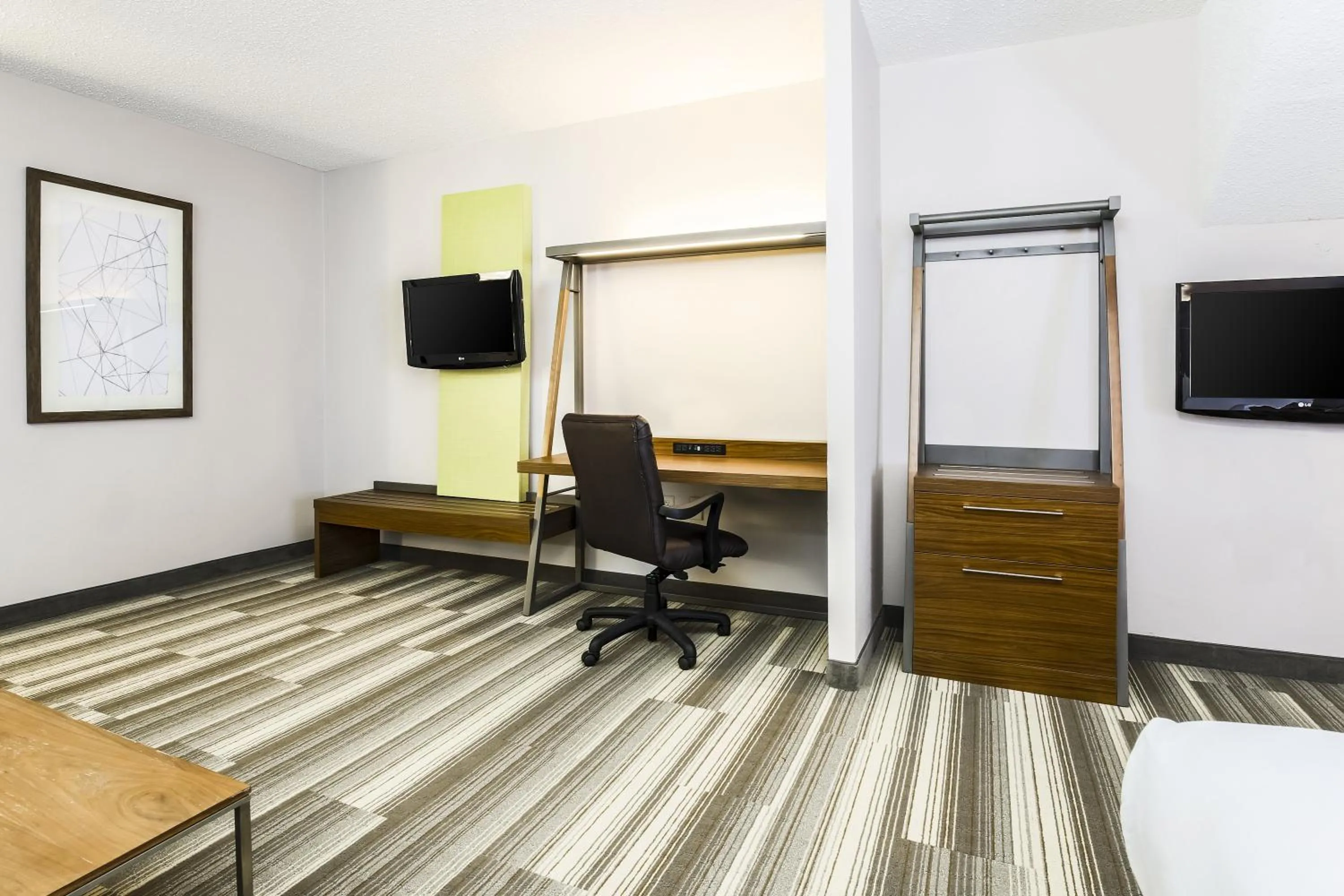 Photo of the whole room in Holiday Inn Express Philadelphia NE - Langhorne by IHG