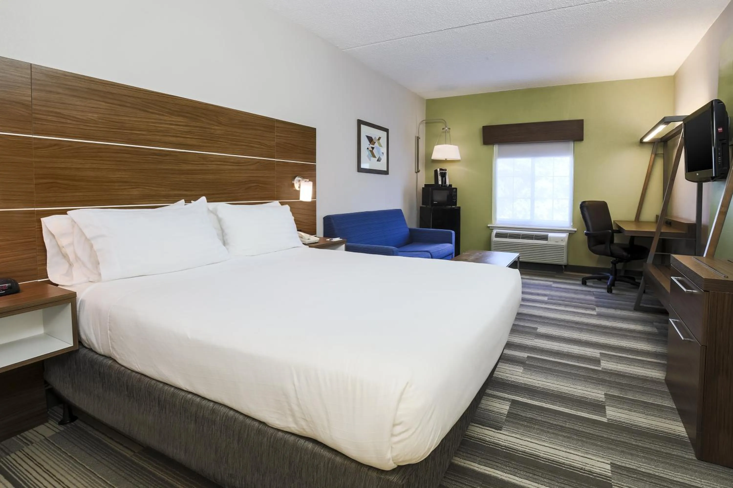 Photo of the whole room, Bed in Holiday Inn Express Philadelphia NE - Langhorne by IHG