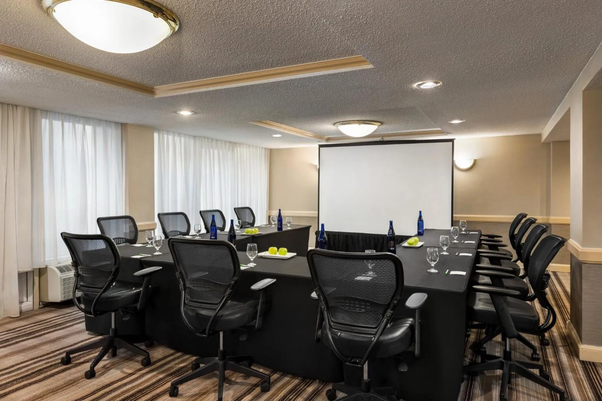 Meeting/conference room in Holiday Inn Gaithersburg by IHG