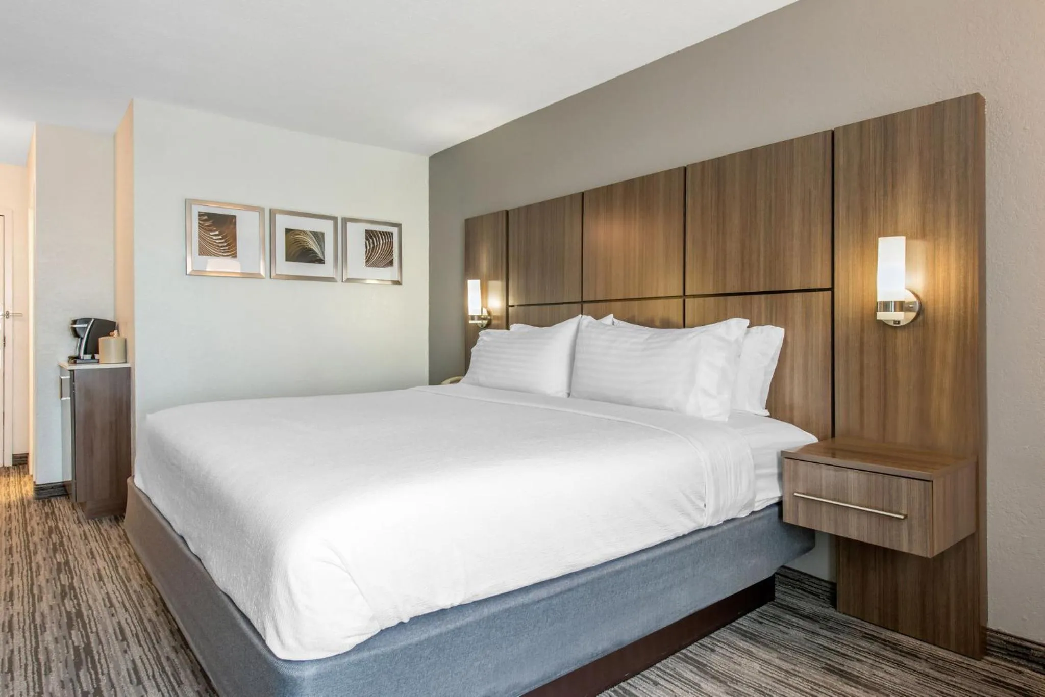 Photo of the whole room, Bed in Holiday Inn Melbourne-Viera Conference Ctr by IHG