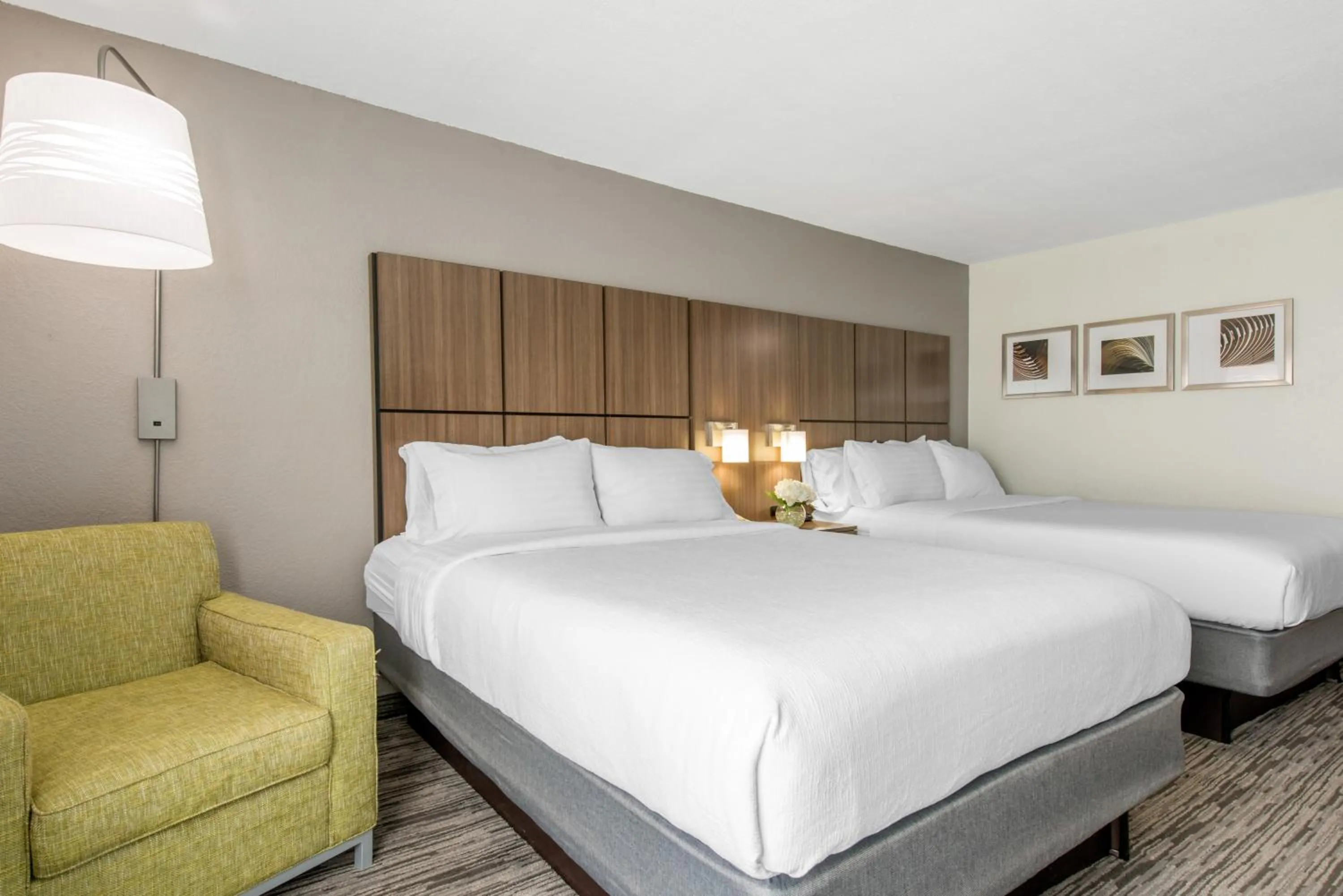 Bed in Holiday Inn Melbourne-Viera Conference Ctr by IHG
