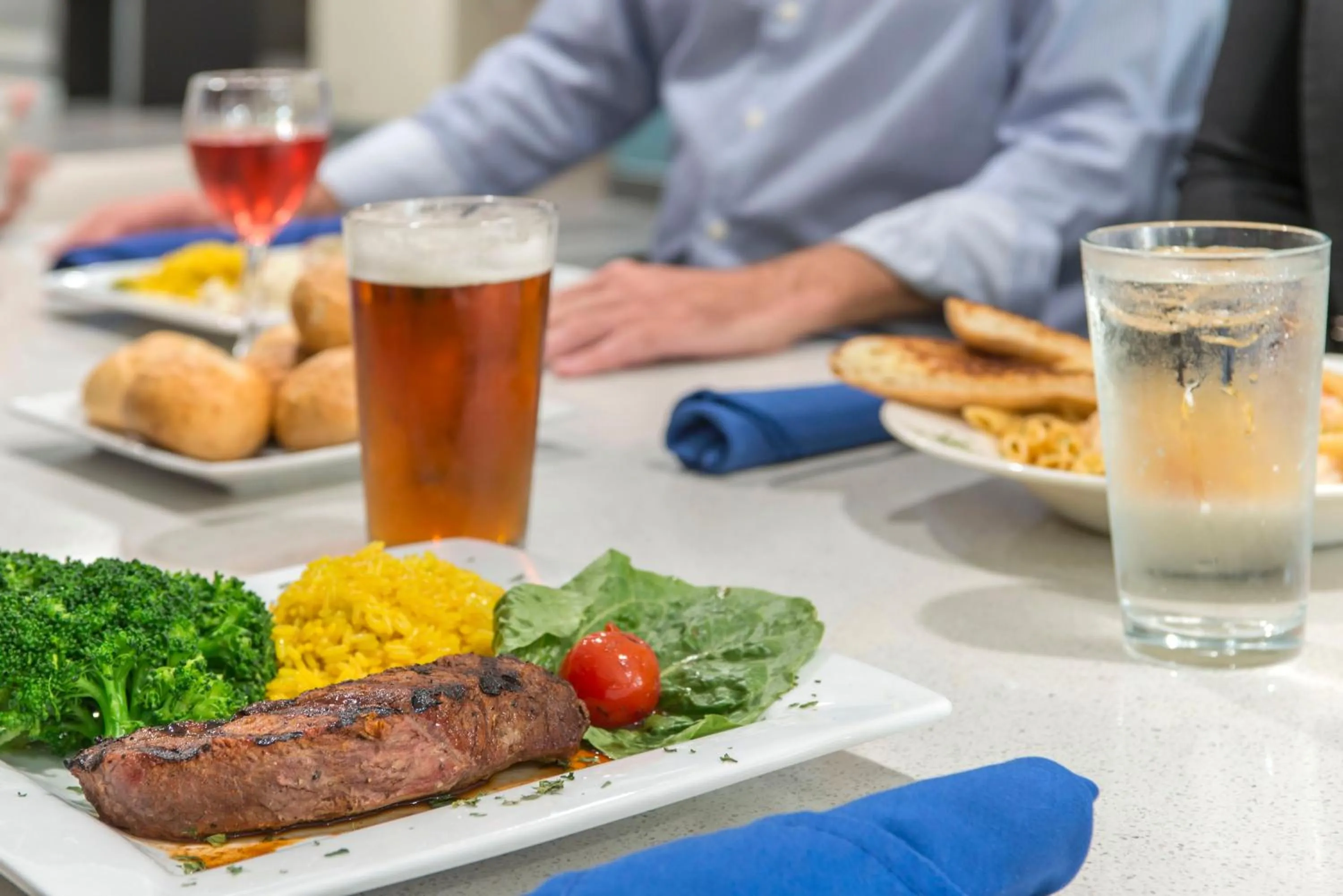 Restaurant/places to eat in Holiday Inn Melbourne-Viera Conference Ctr by IHG