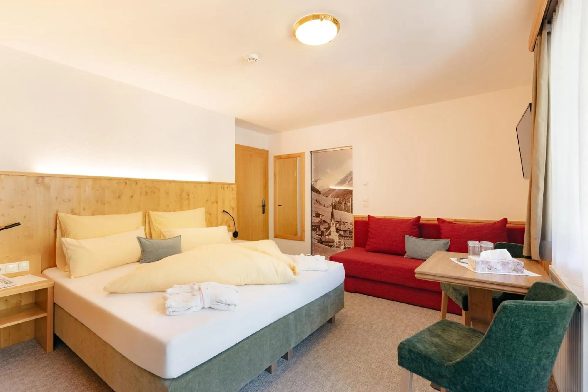 Bed in Hotel Pinzger Tux