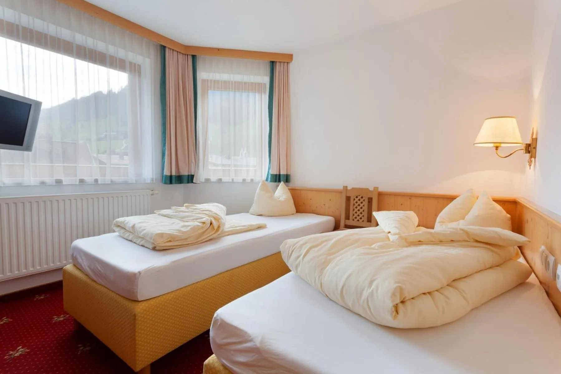 Bed in Hotel Pinzger Tux