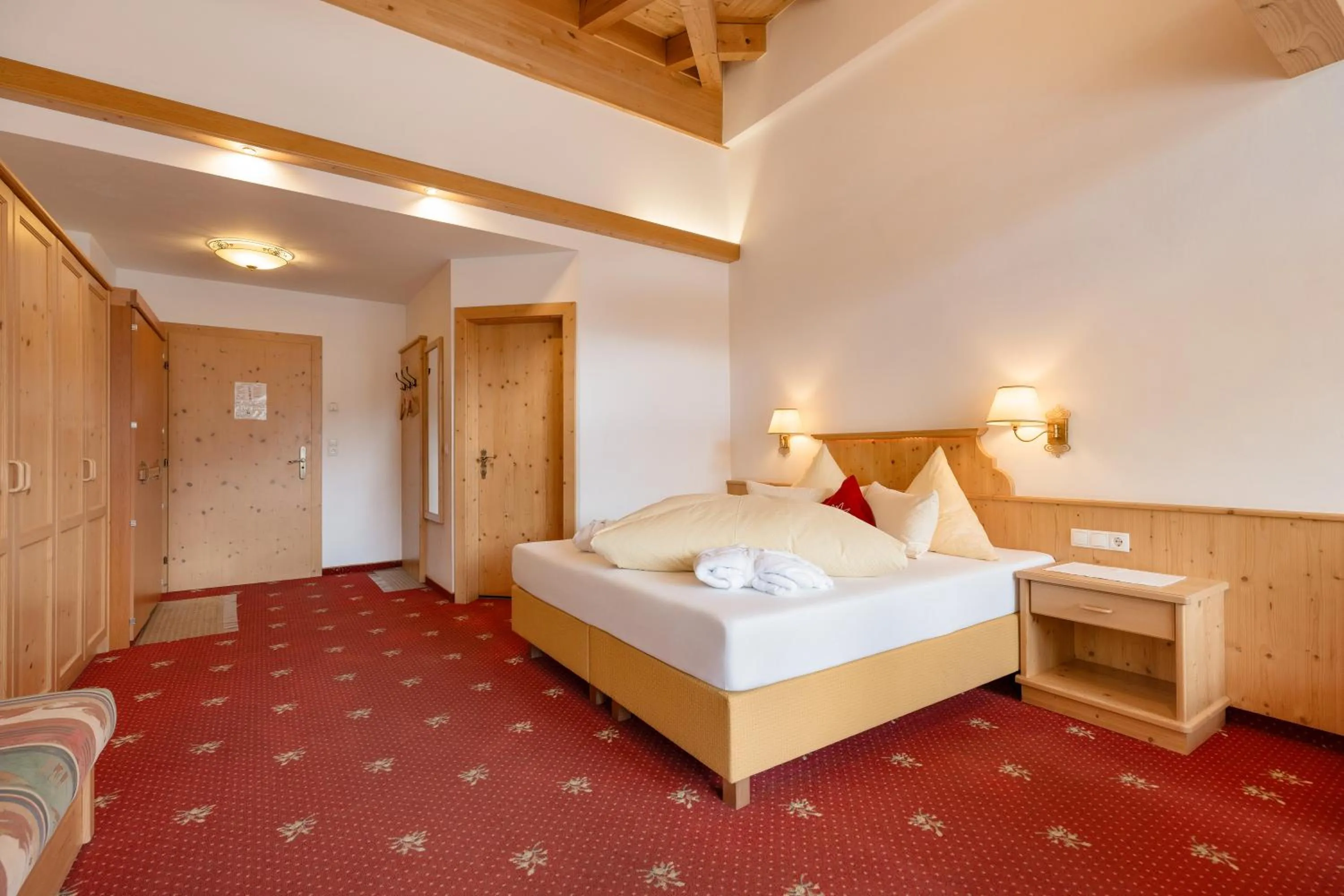 Bed in Hotel Pinzger Tux