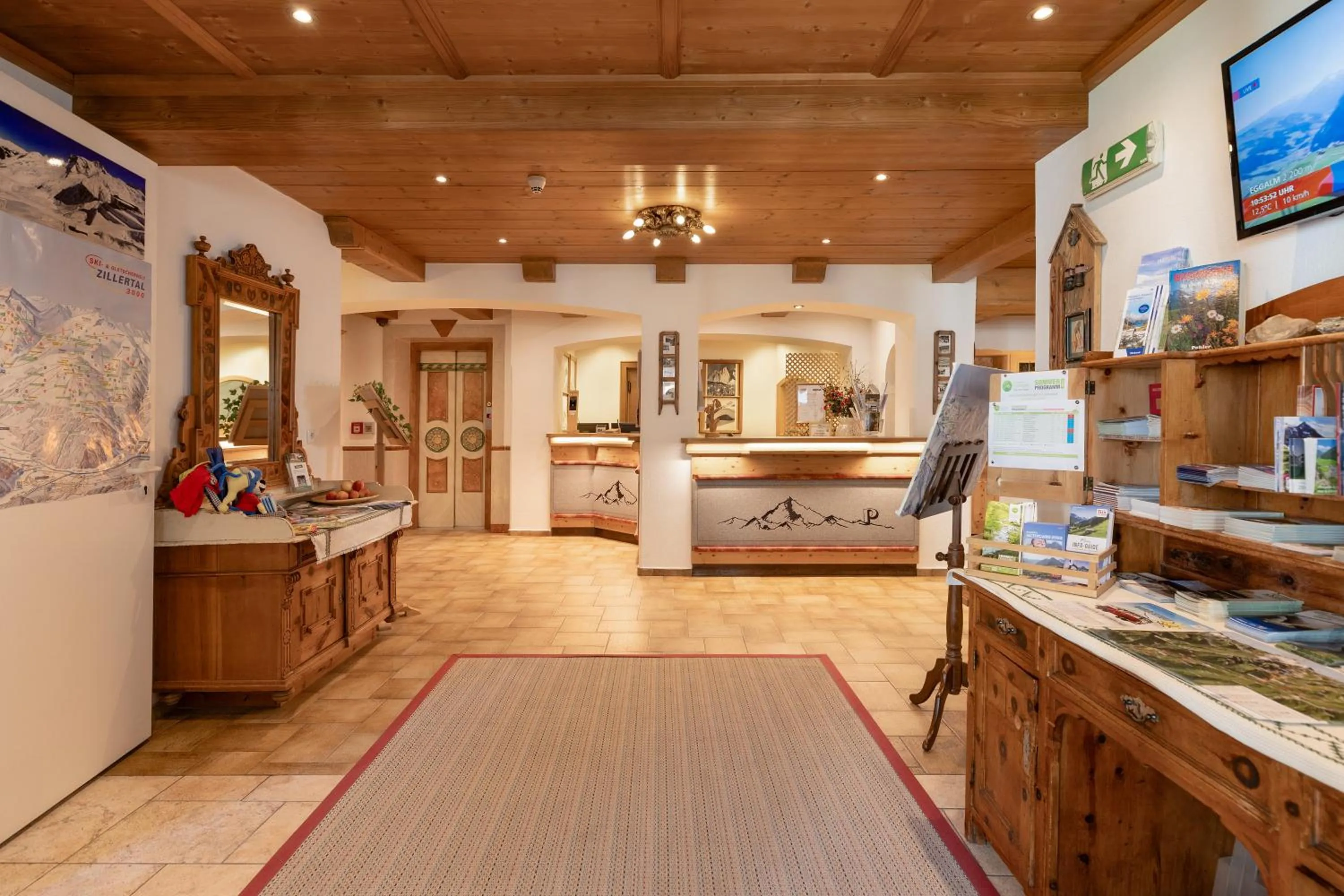 Lobby or reception in Hotel Pinzger Tux