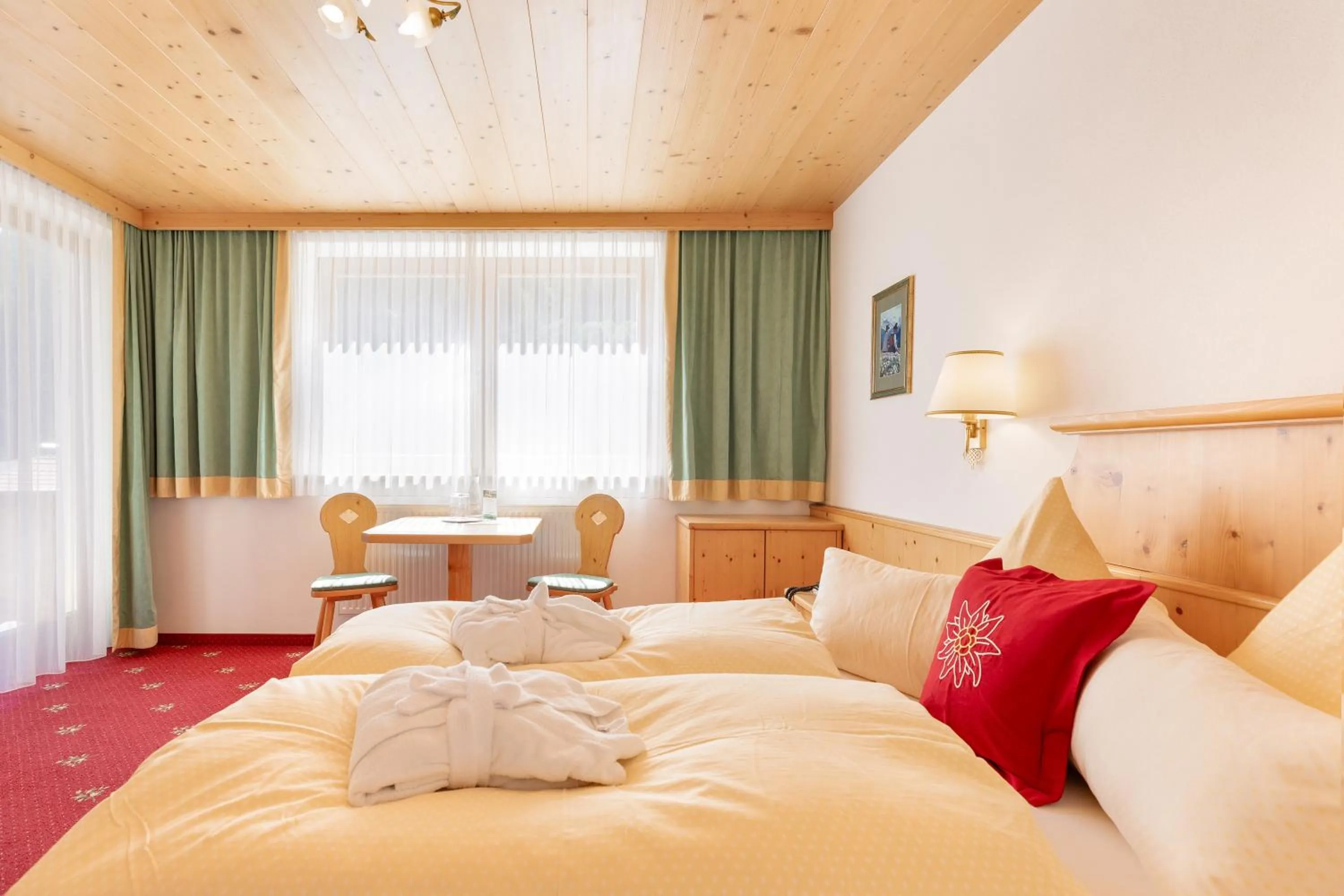 Bed in Hotel Pinzger Tux