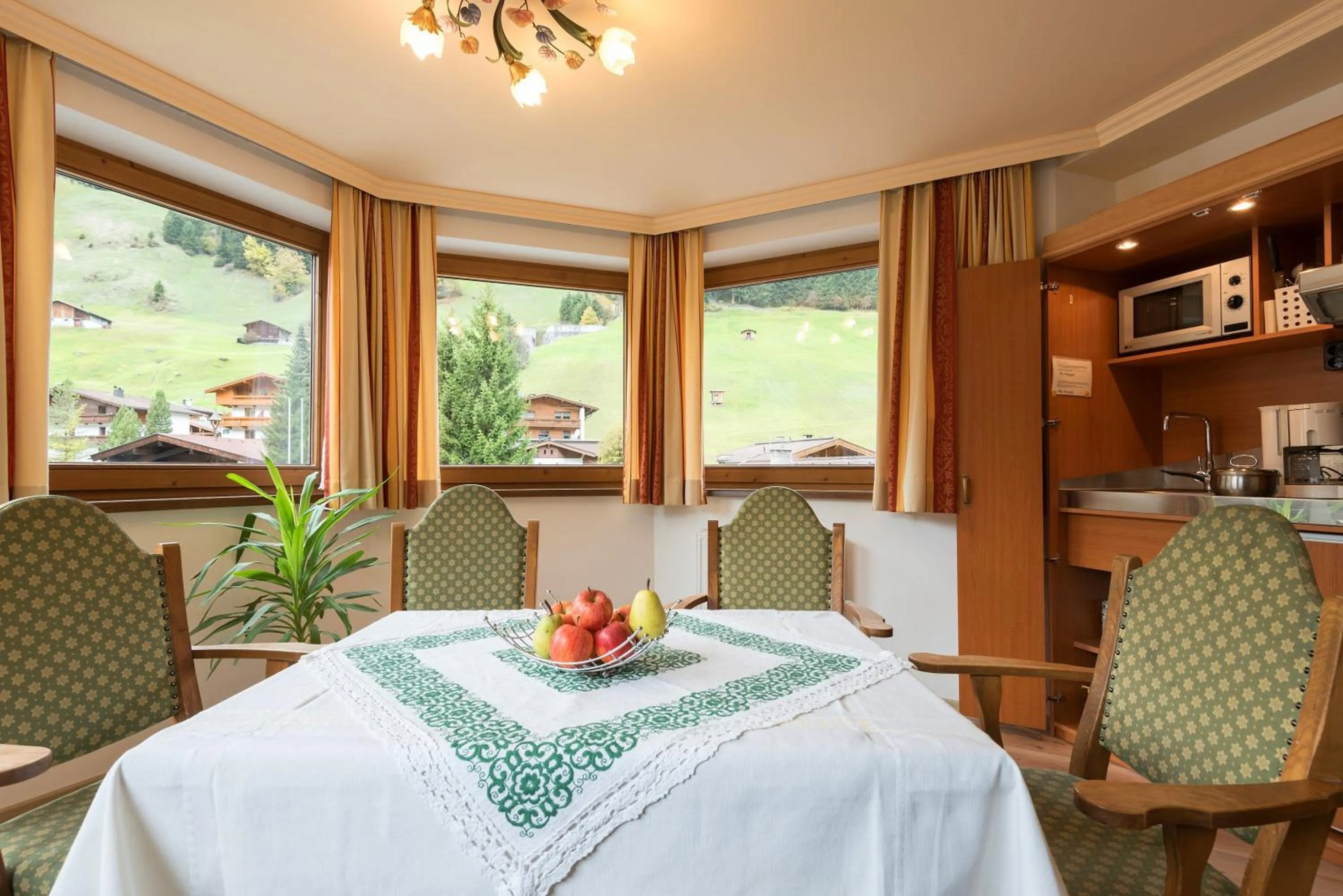 Day in Hotel Pinzger Tux