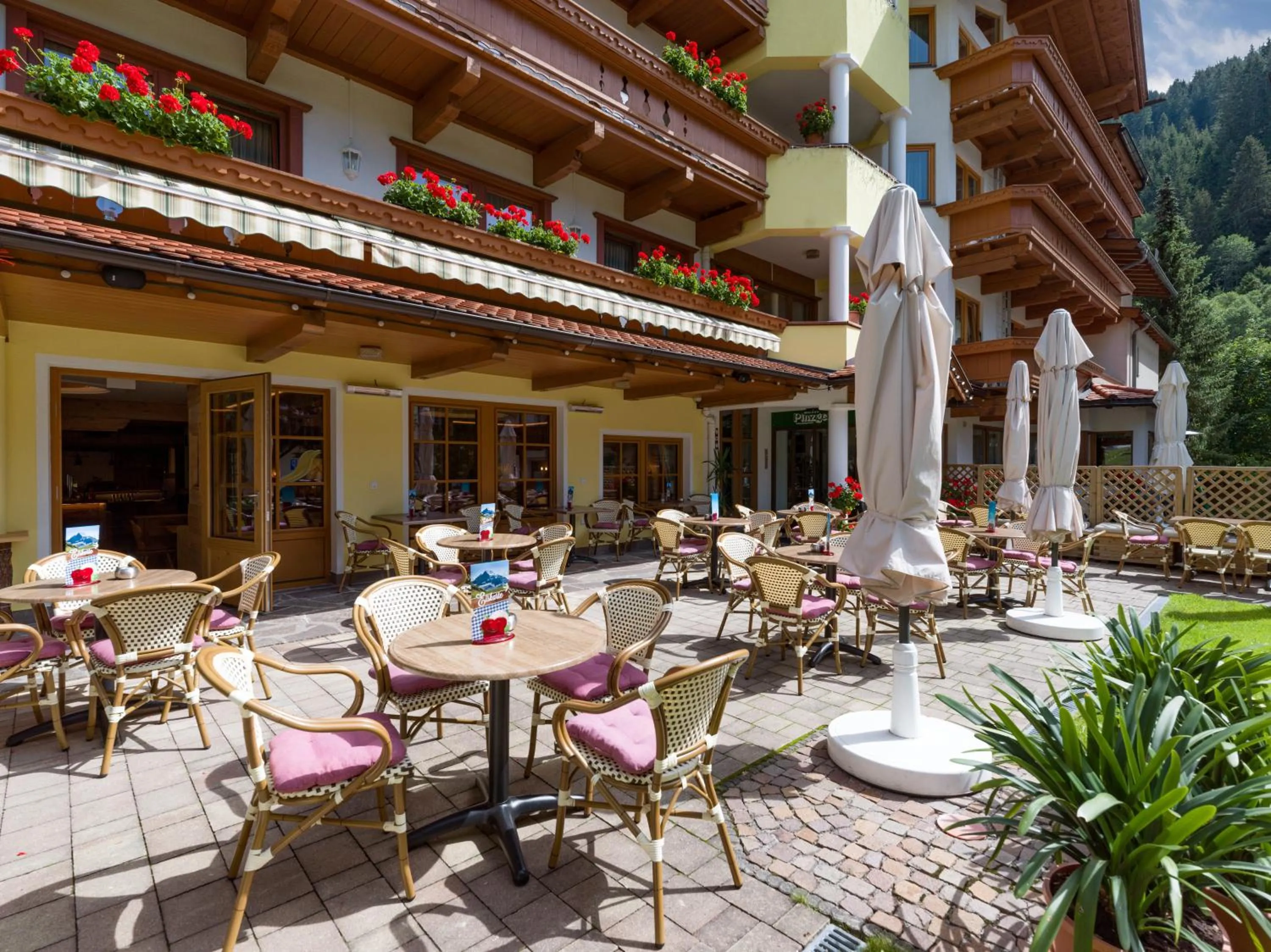 Patio in Hotel Pinzger Tux