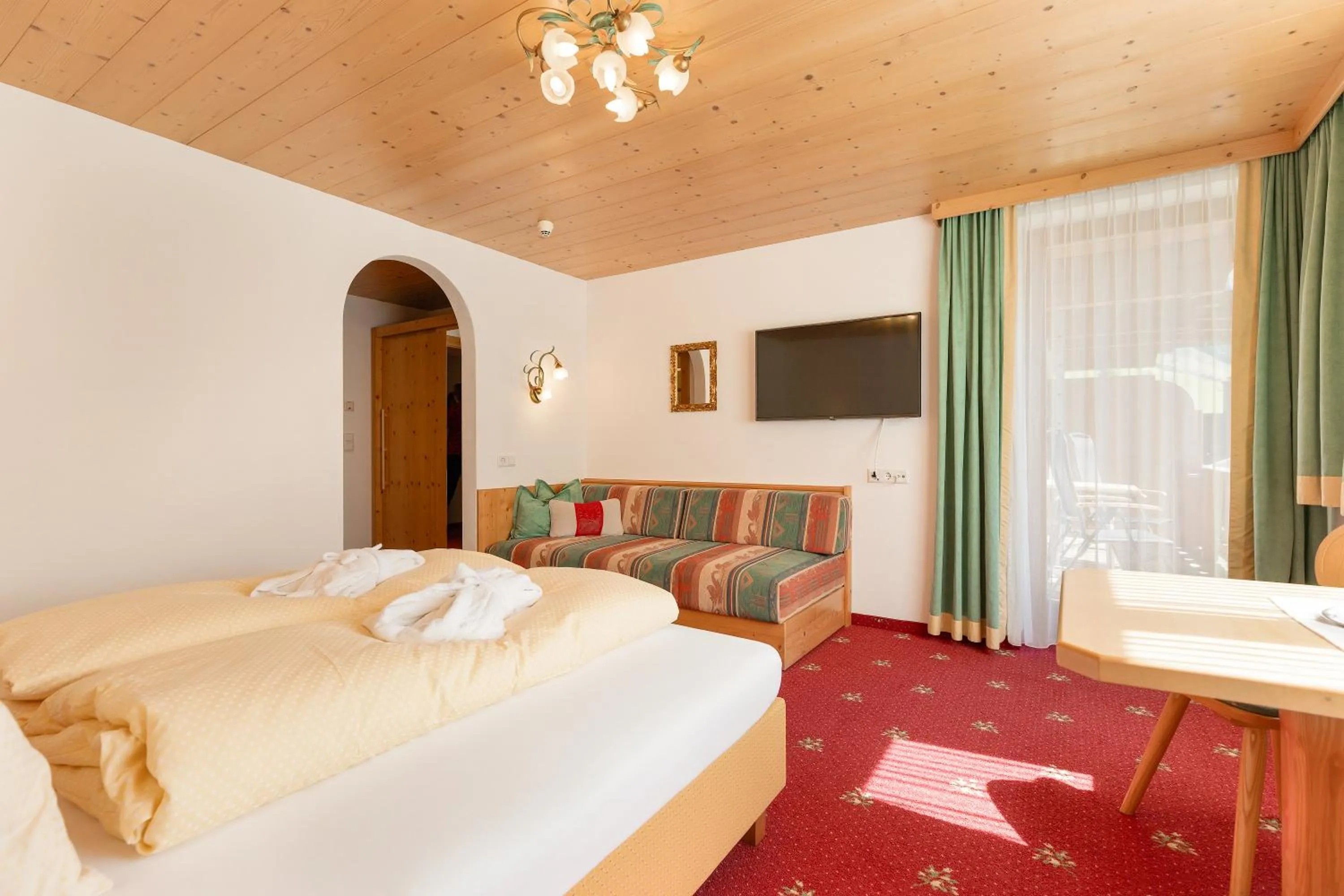 Bed in Hotel Pinzger Tux