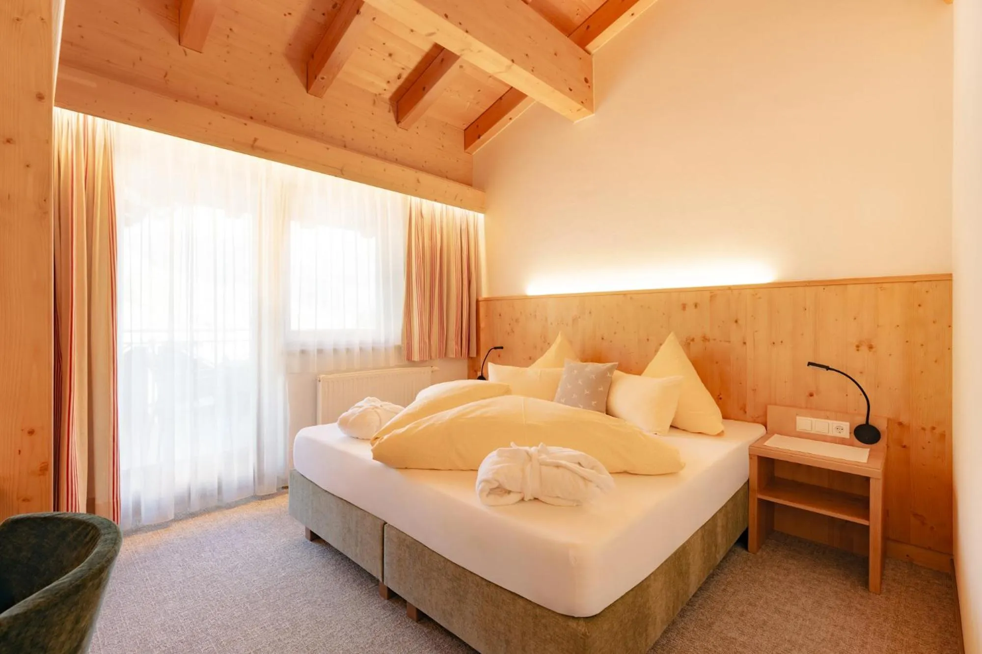 Bed in Hotel Pinzger Tux