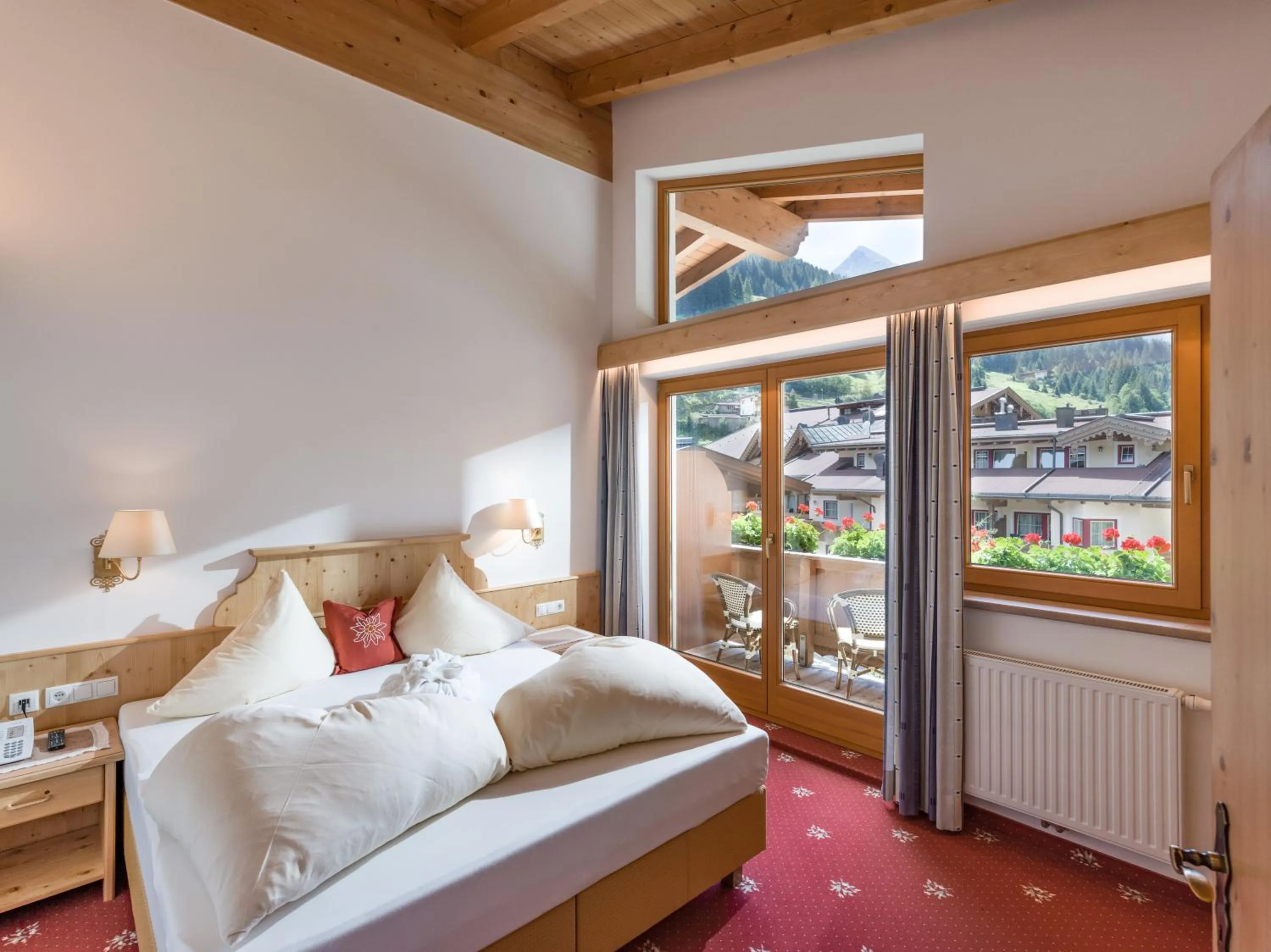 Bed in Hotel Pinzger Tux