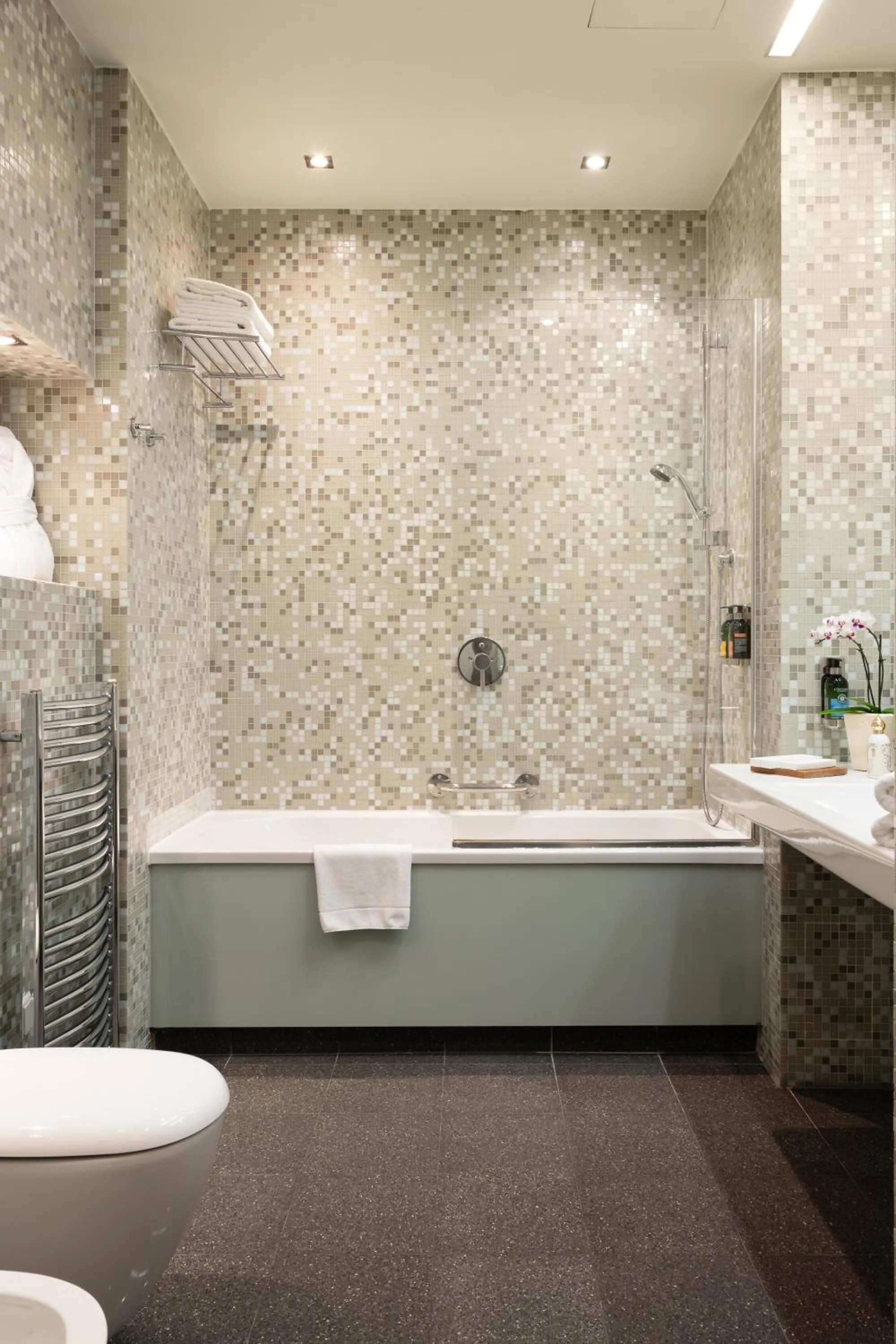 City Park Hotel & Residence