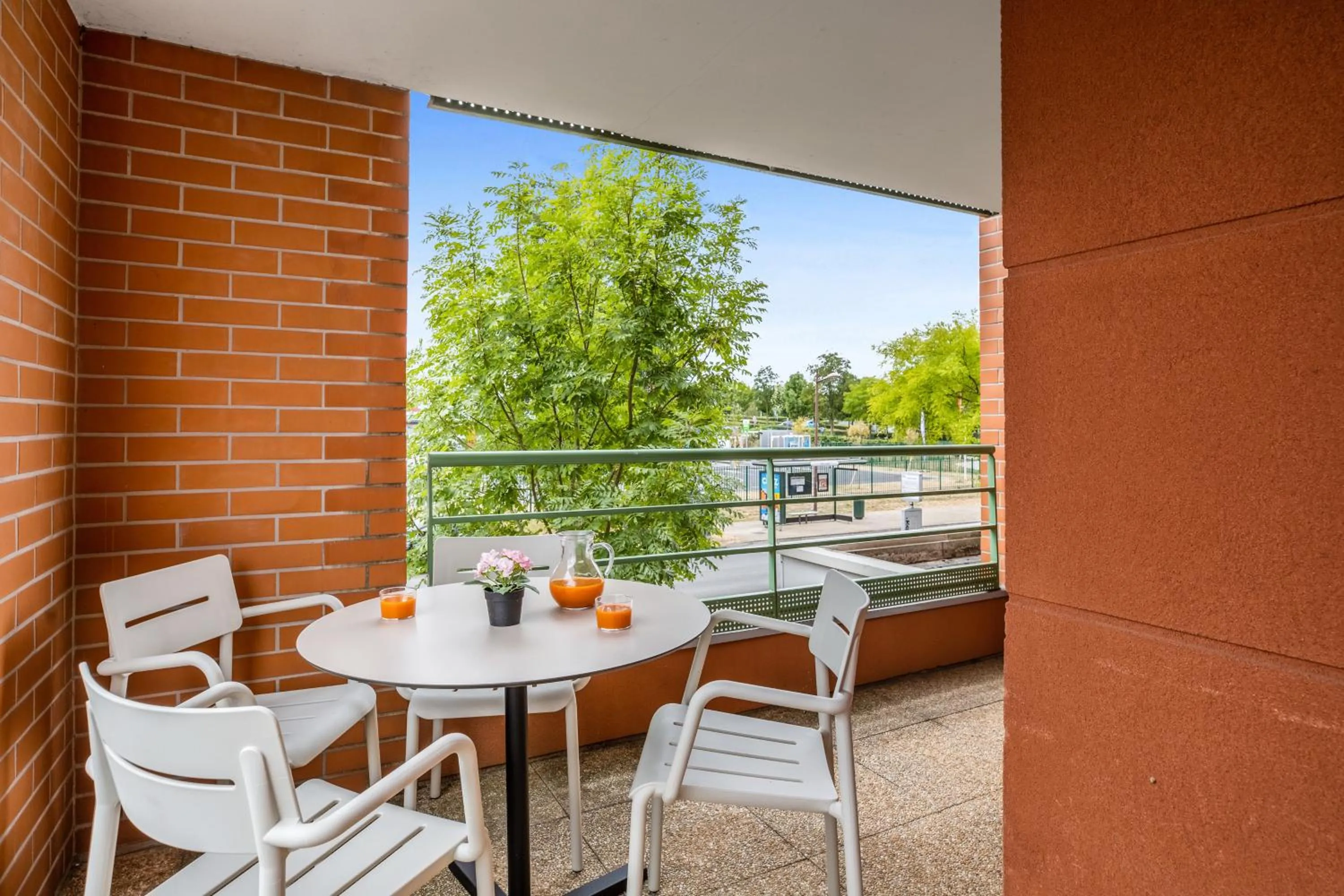 Balcony/Terrace in Appart'City Confort St Quentin en Yvelines - Bois D'Arcy