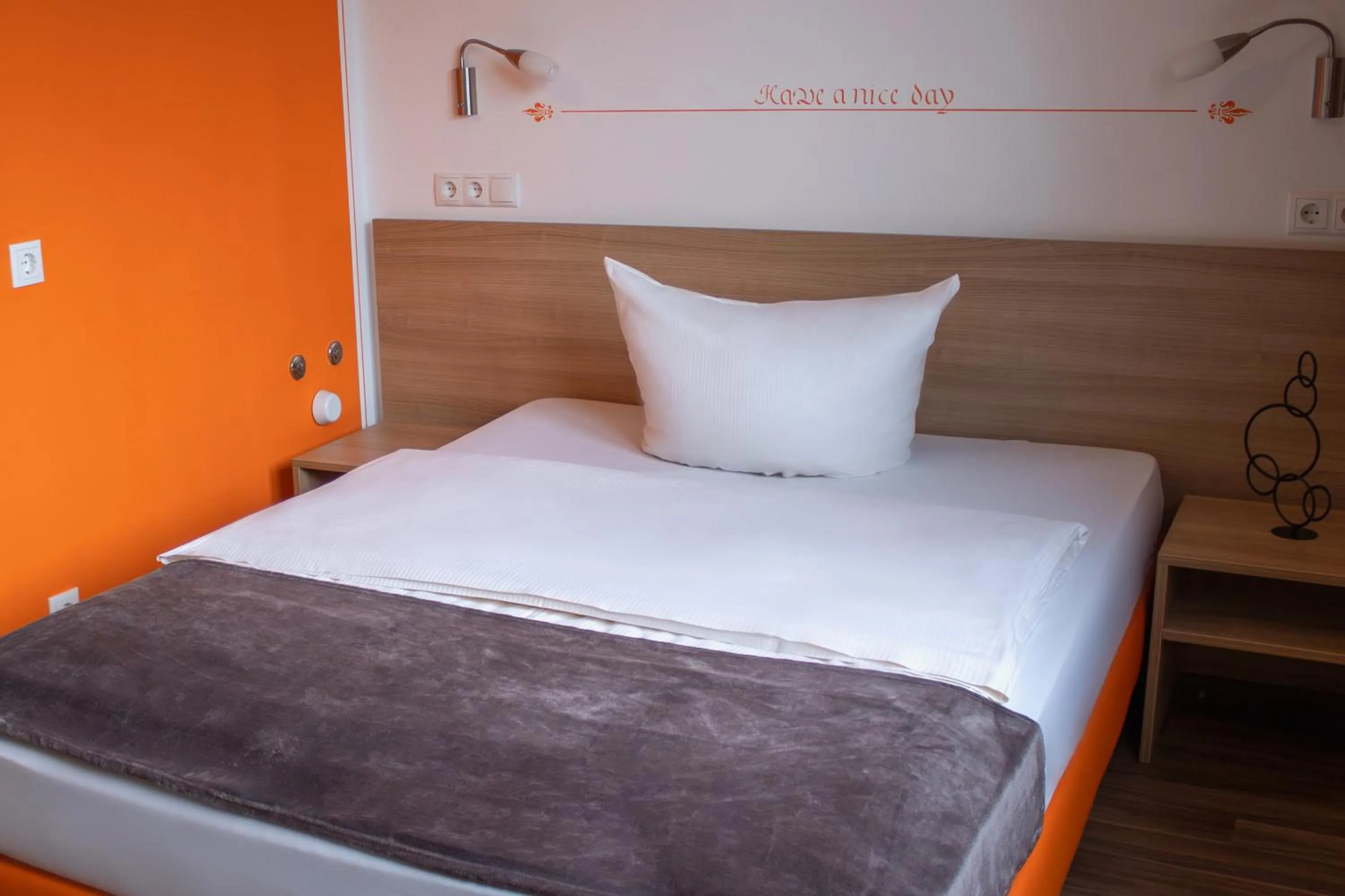 Photo of the whole room, Bed in Orange Hotel und Apartments