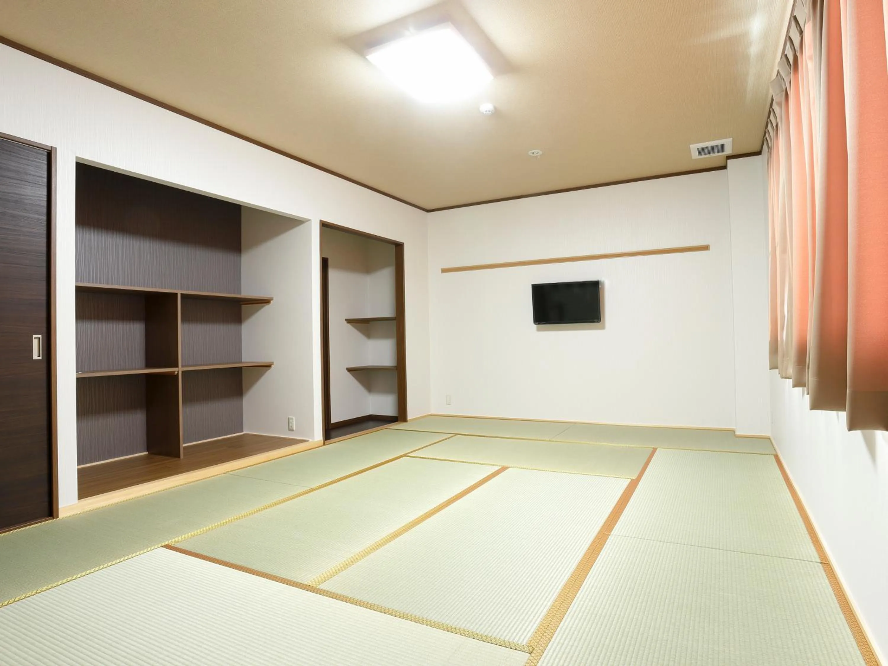 Photo of the whole room in Onsenminshuku Kosakaya