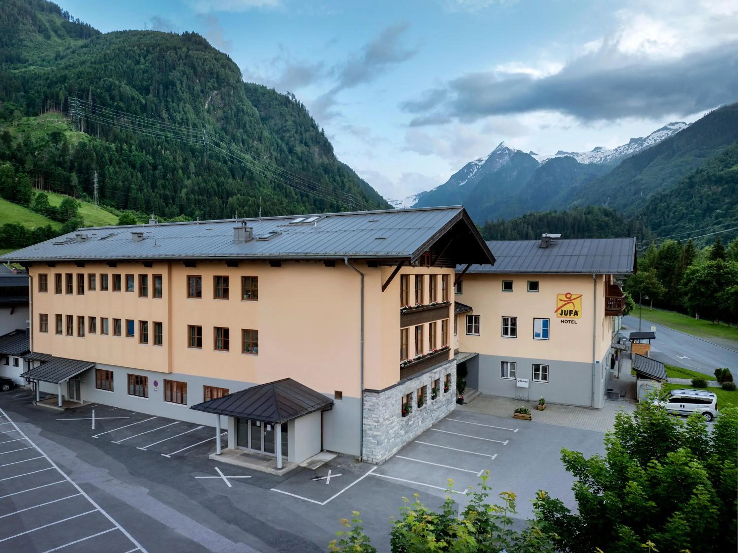 Property building in JUFA Hotel Kaprun - Summercard included