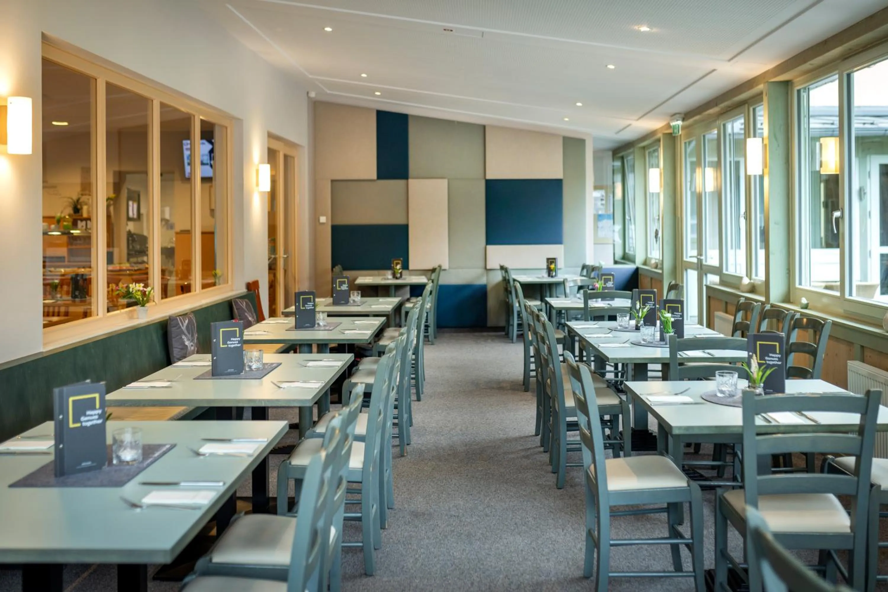 Restaurant/places to eat in JUFA Hotel Kaprun - Summercard included