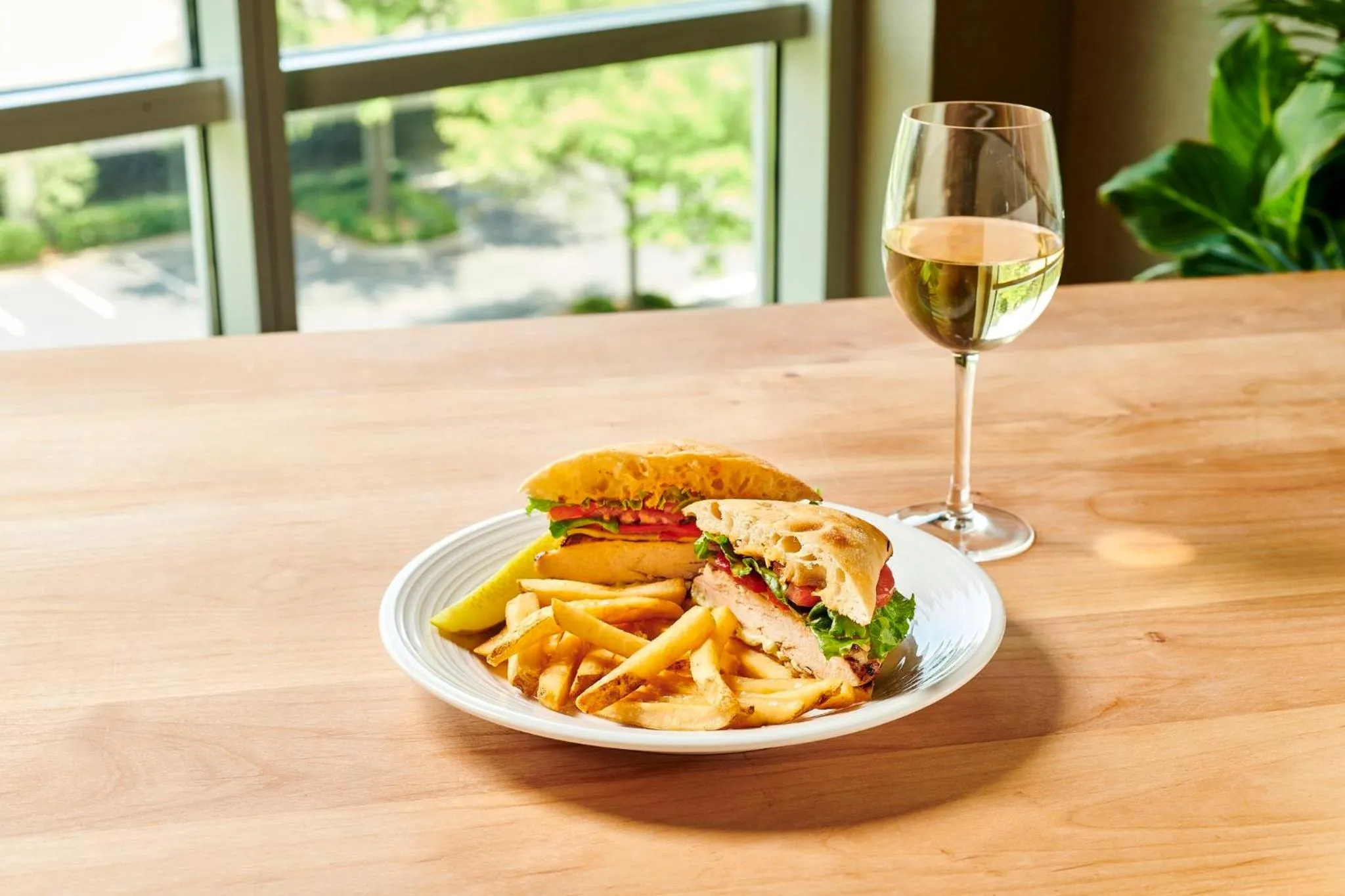 Restaurant/places to eat in Holiday Inn Grand Rapids-Airport by IHG