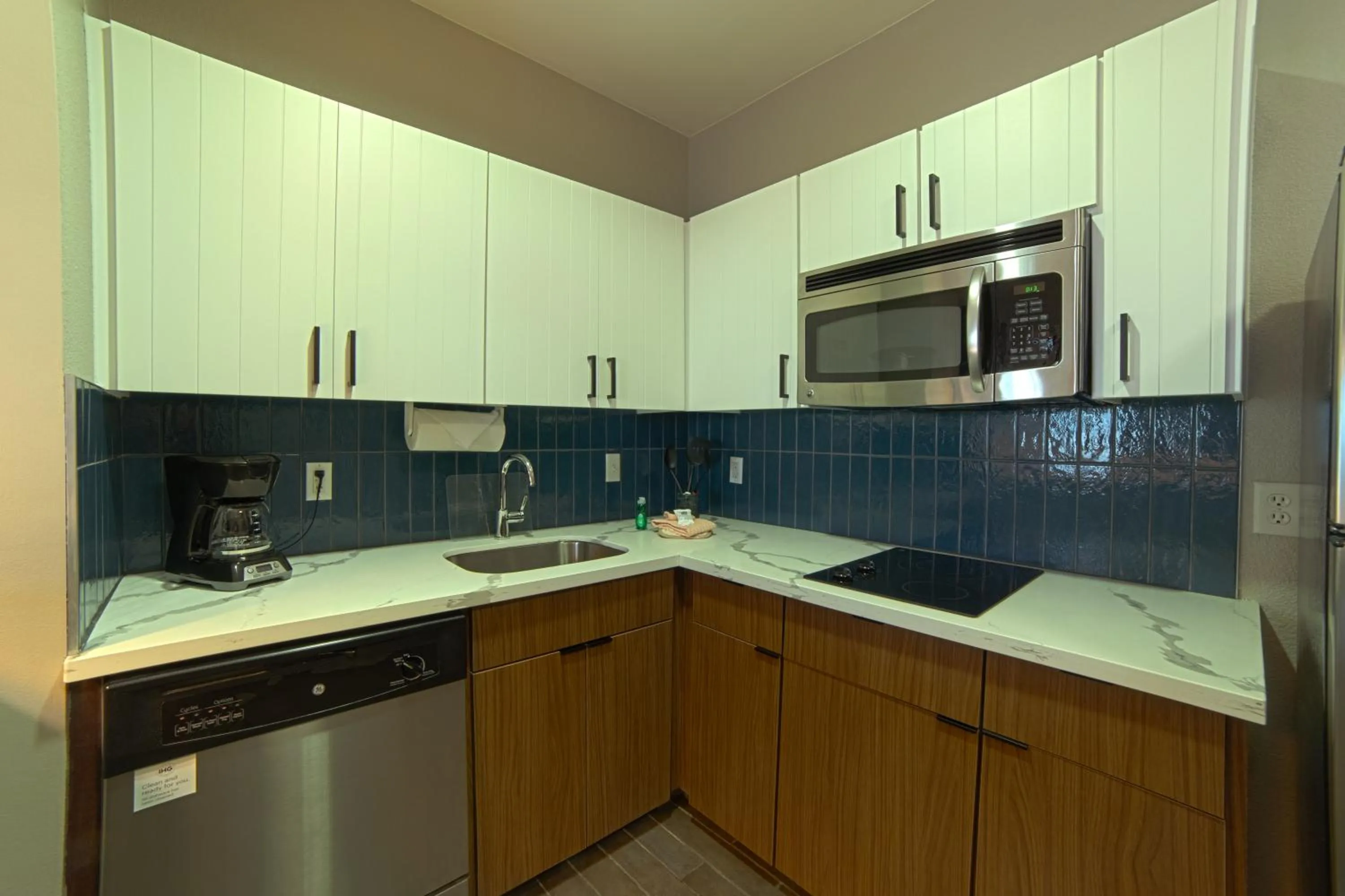 Kitchen or kitchenette in Staybridge Suites Houston-NASA Clear Lake by IHG