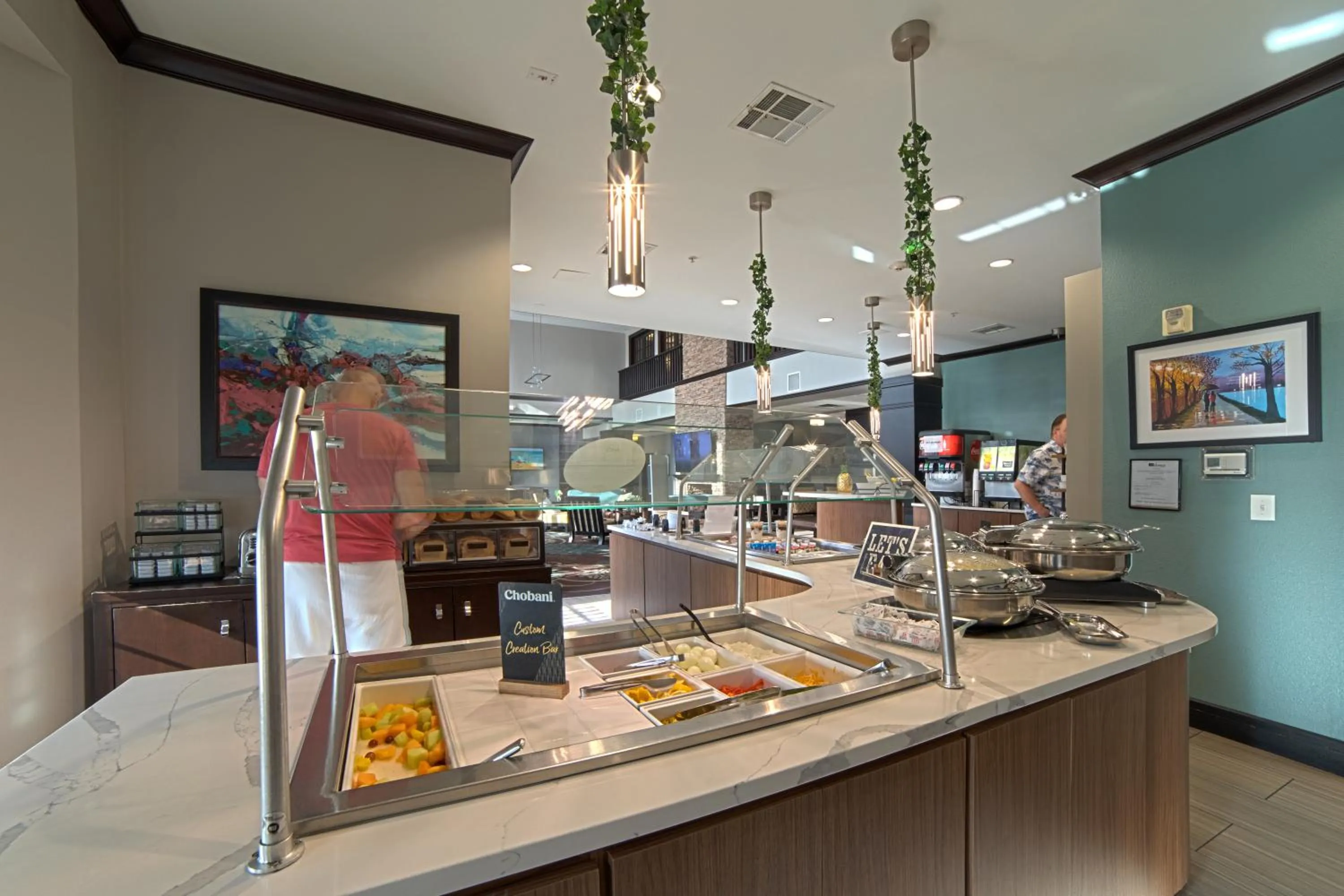 Dining area in Staybridge Suites Houston-NASA Clear Lake by IHG