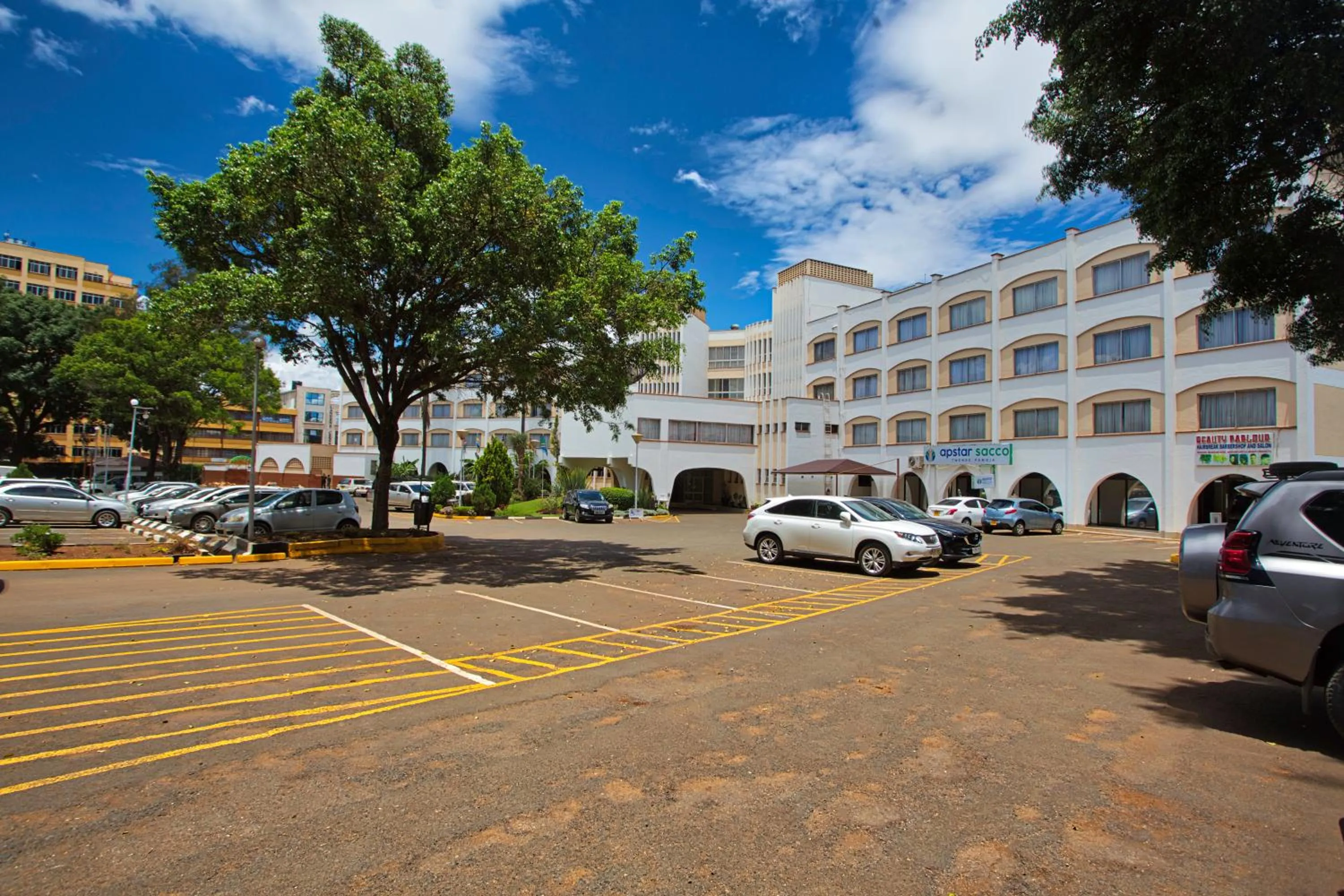 Parking in Sirikwa Hotel