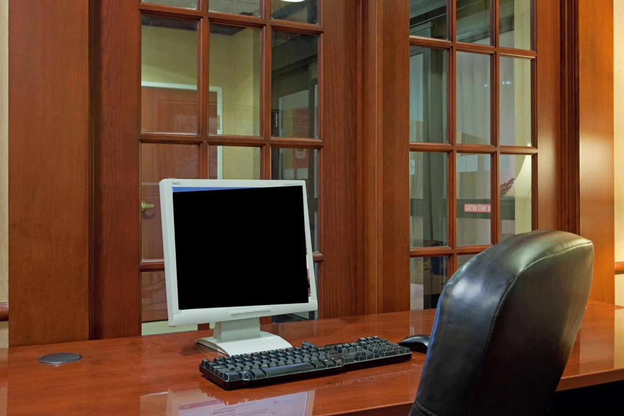 Holiday Inn Express Hotel & Suites Manchester - Airport by IHG