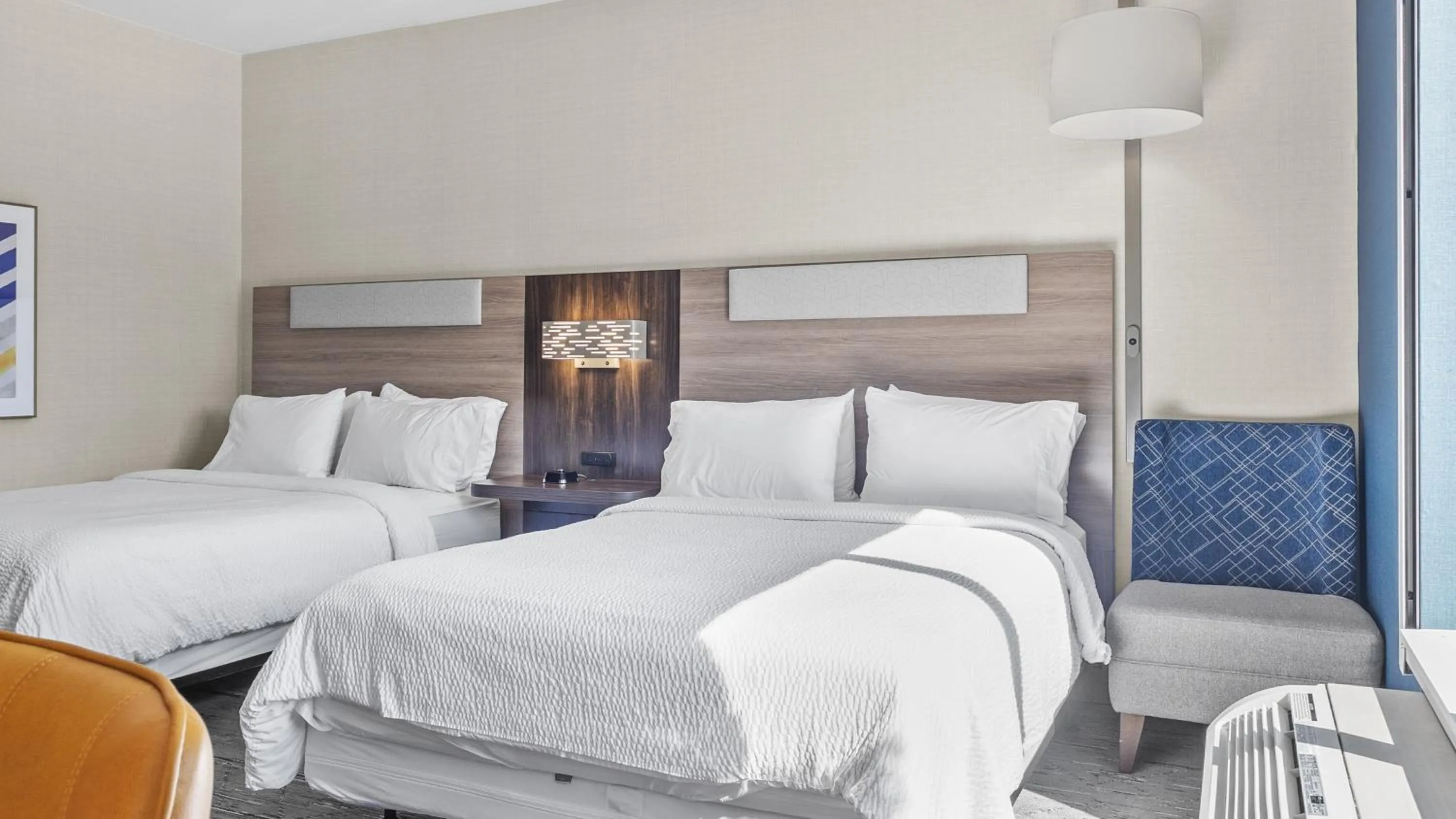 Photo of the whole room, Bed in Holiday Inn Express Hotel & Suites Manchester - Airport by IHG