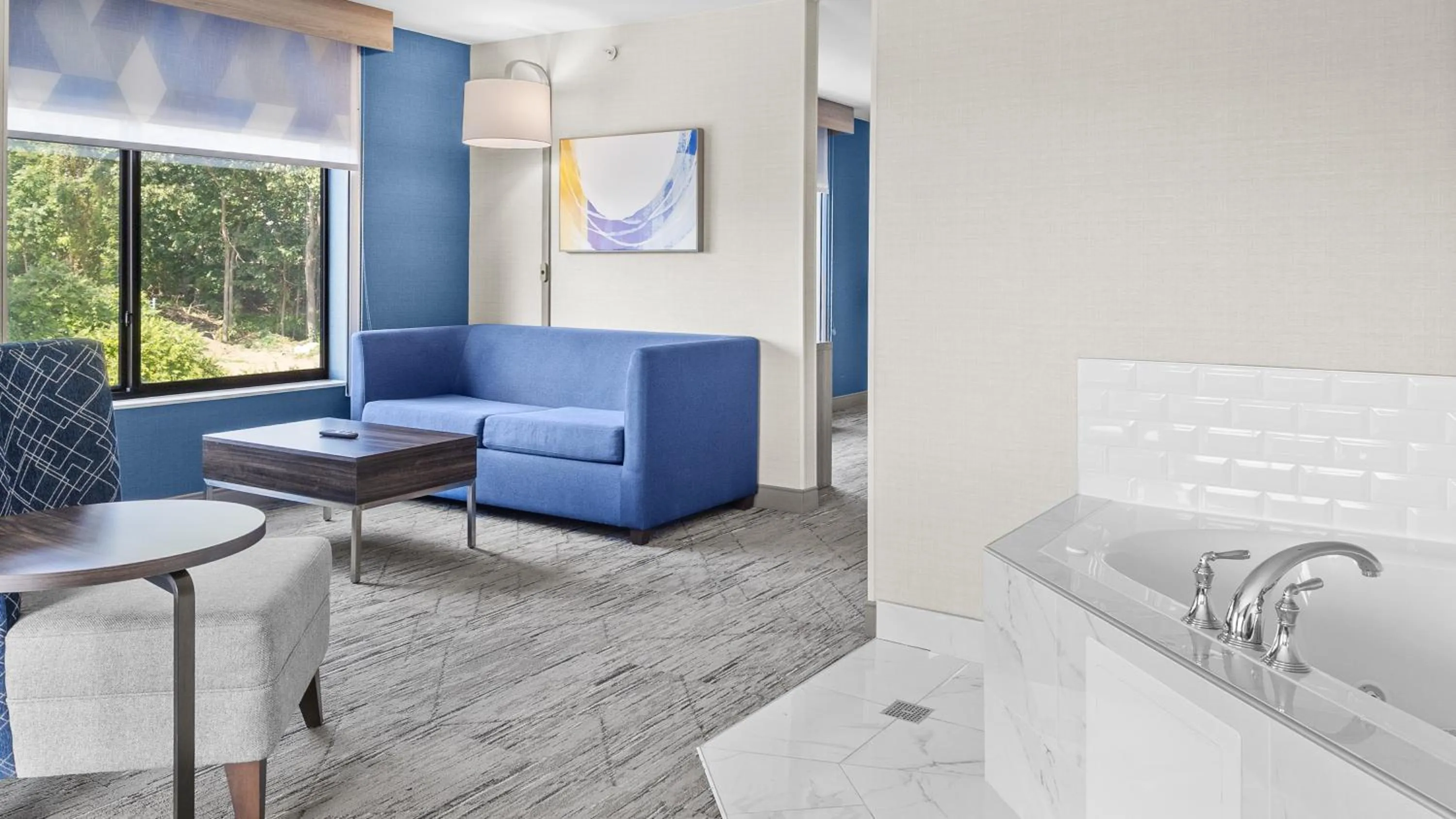 Photo of the whole room in Holiday Inn Express Hotel & Suites Manchester - Airport by IHG