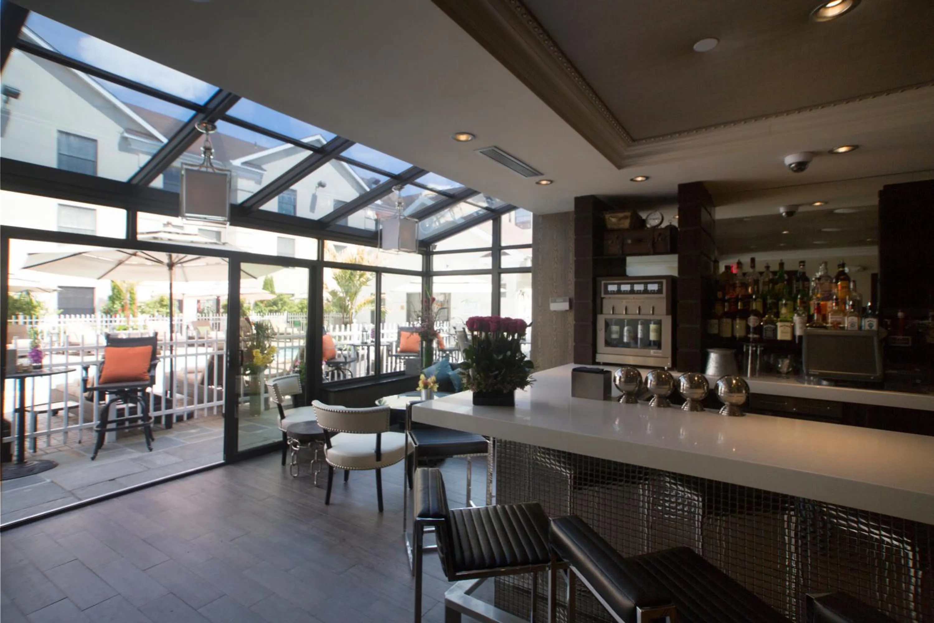 Lounge or bar in The Inn At Fox Hollow Hotel