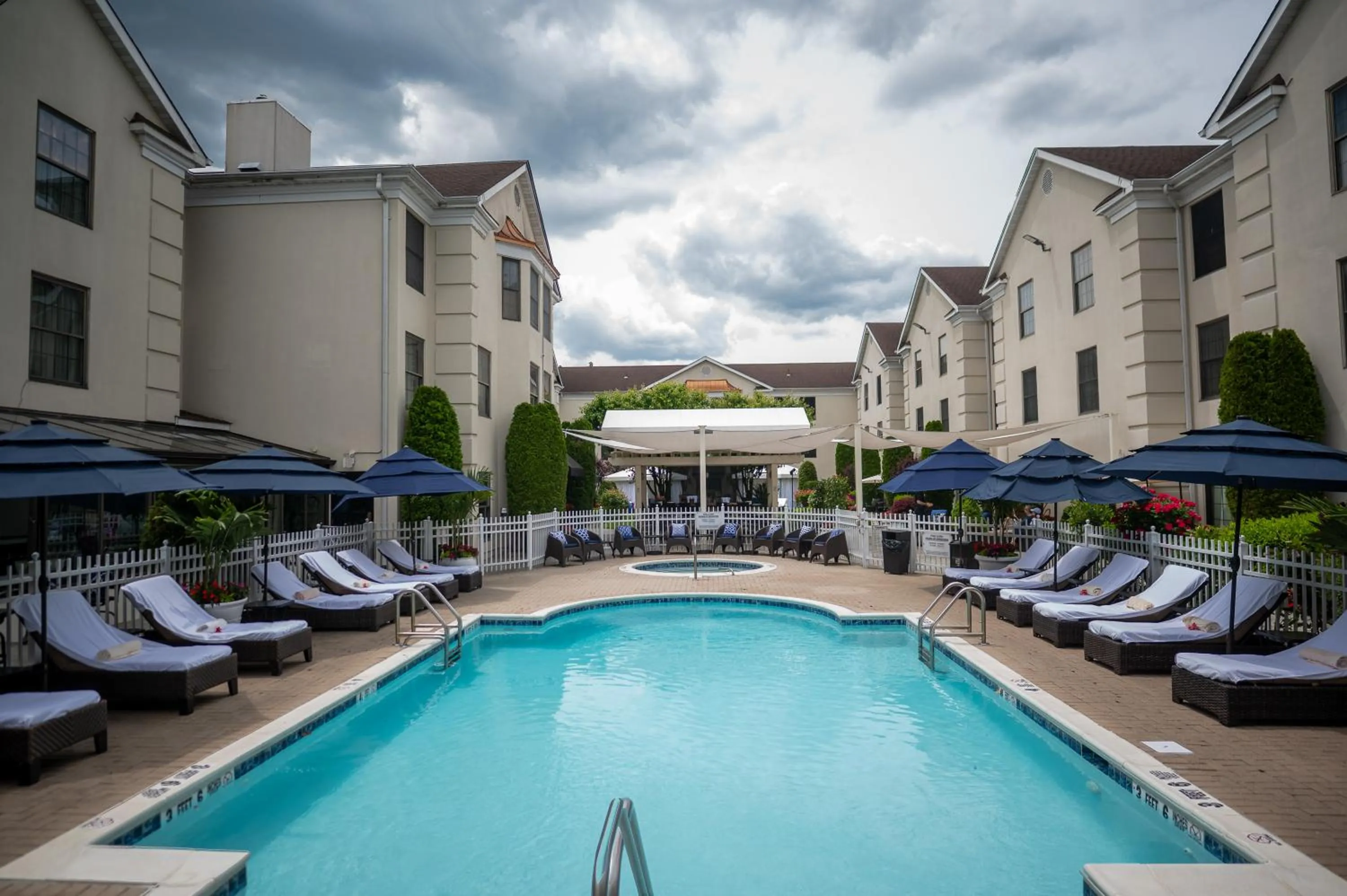 Swimming pool in The Inn At Fox Hollow Hotel