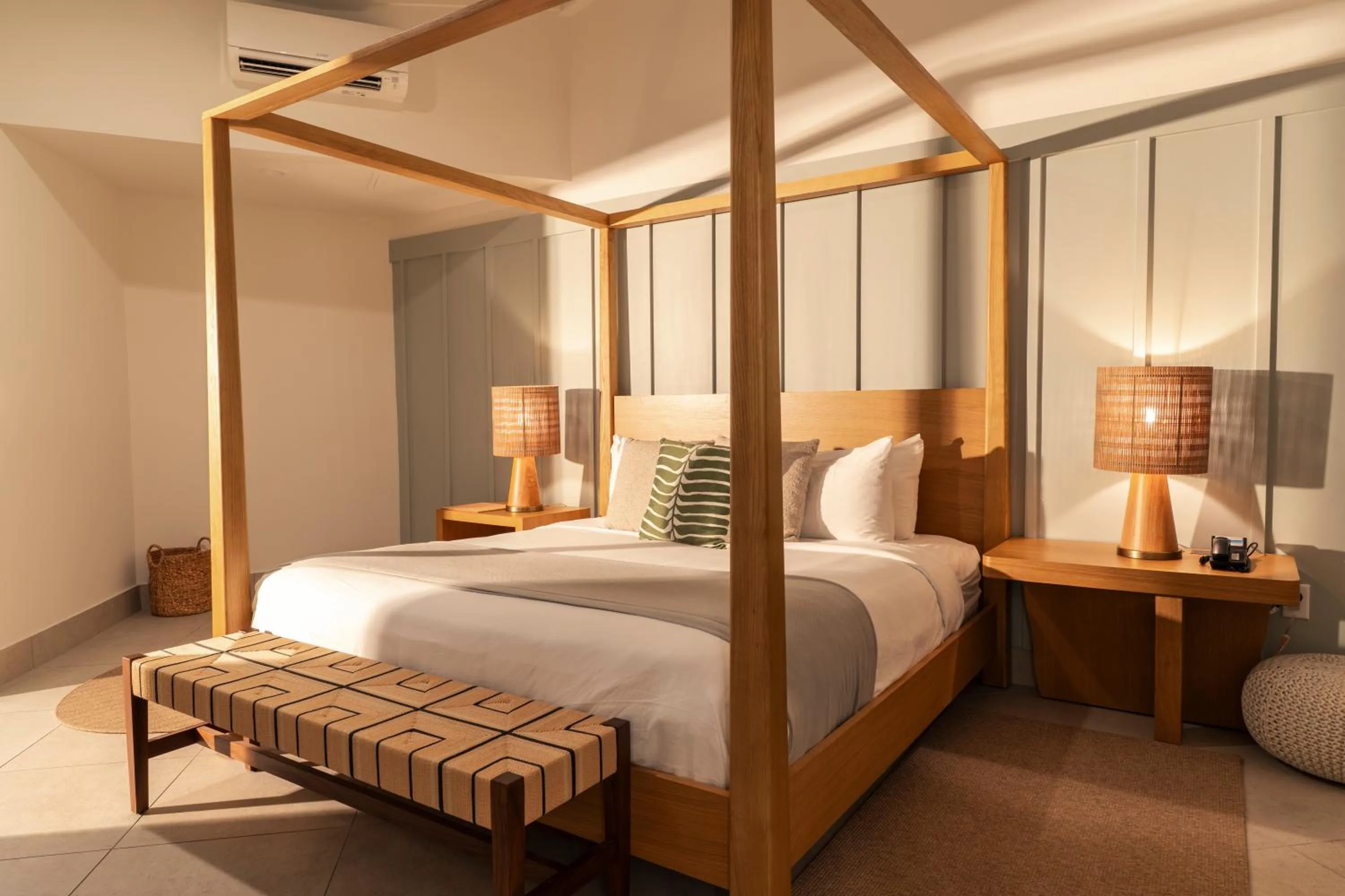 Bedroom, Bed in Islander Resort