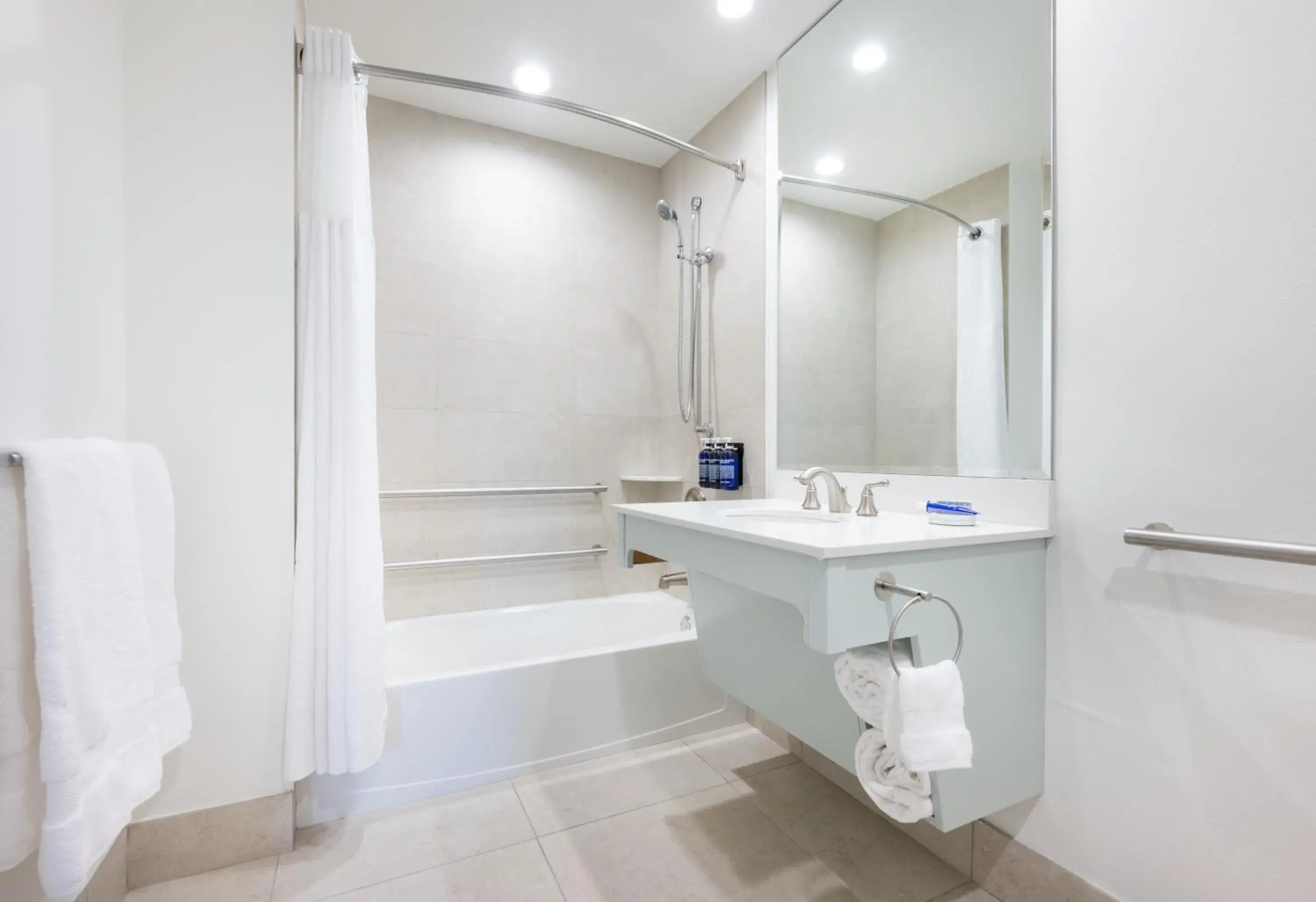 Brand New Tropical View Bungalow King Mobility Accessible in Islander Resort Brand New Tropical View Bungalow King Mobility Accessible in Islander Resort