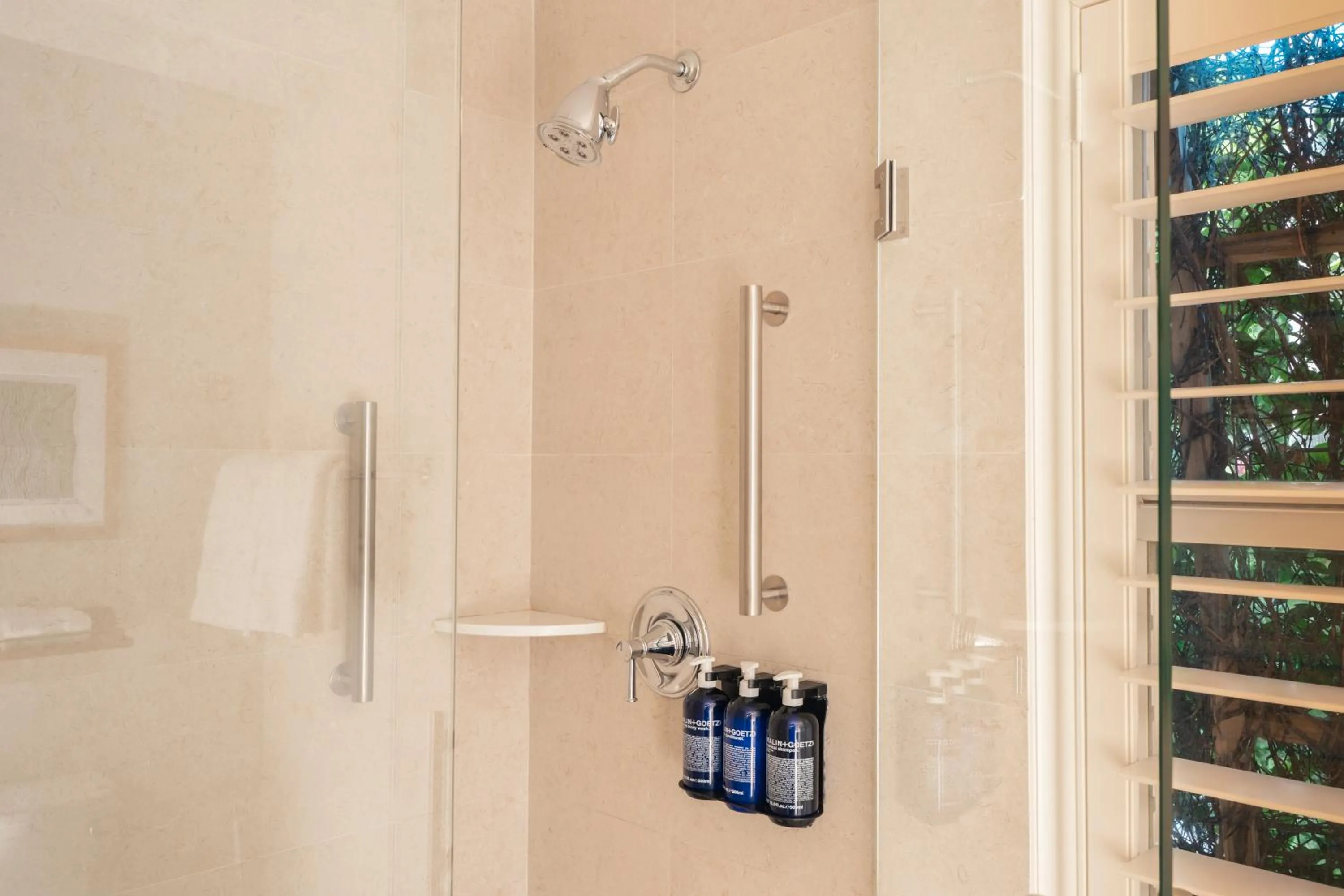 Bathroom in Islander Resort