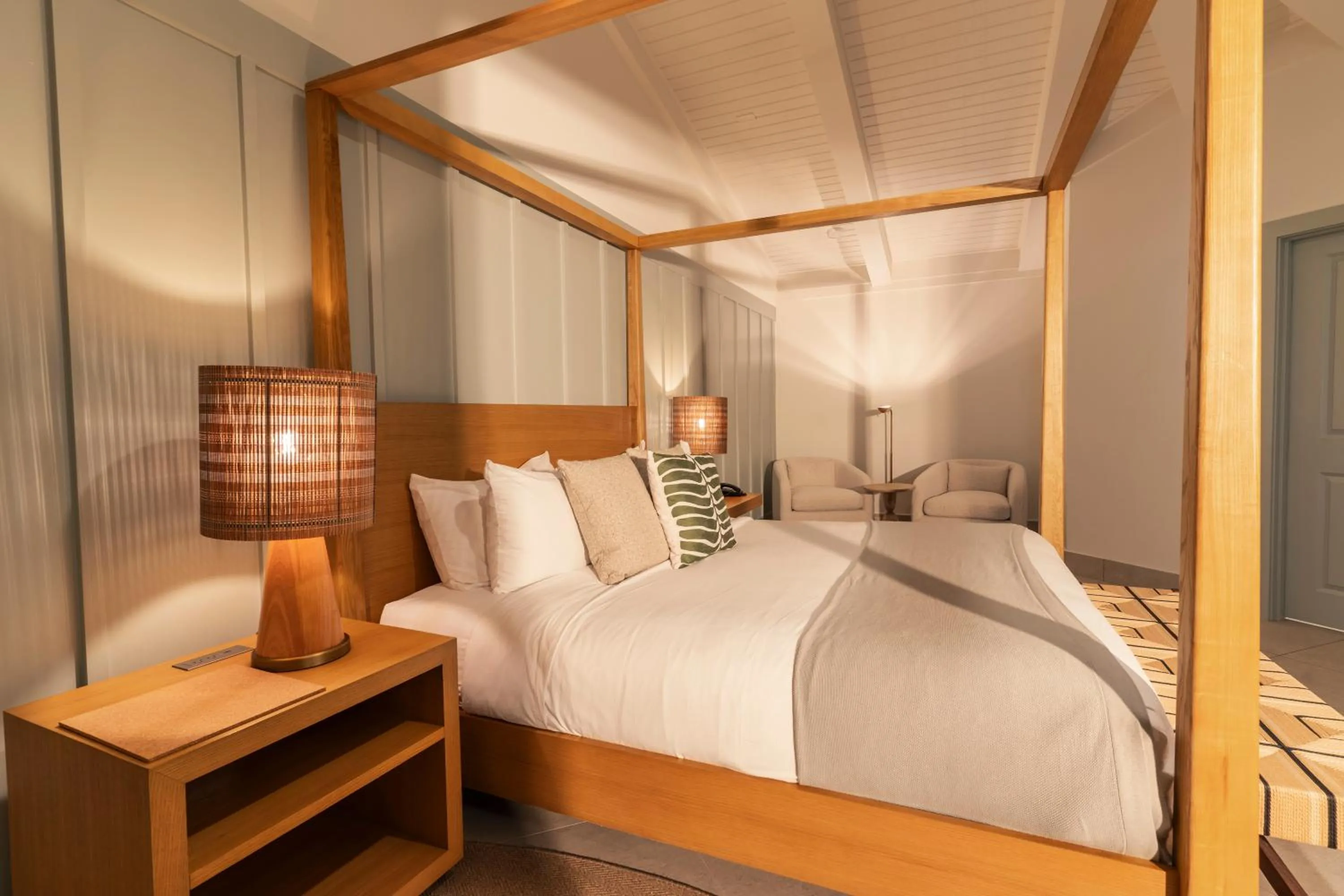 Bedroom, Bed in Islander Resort