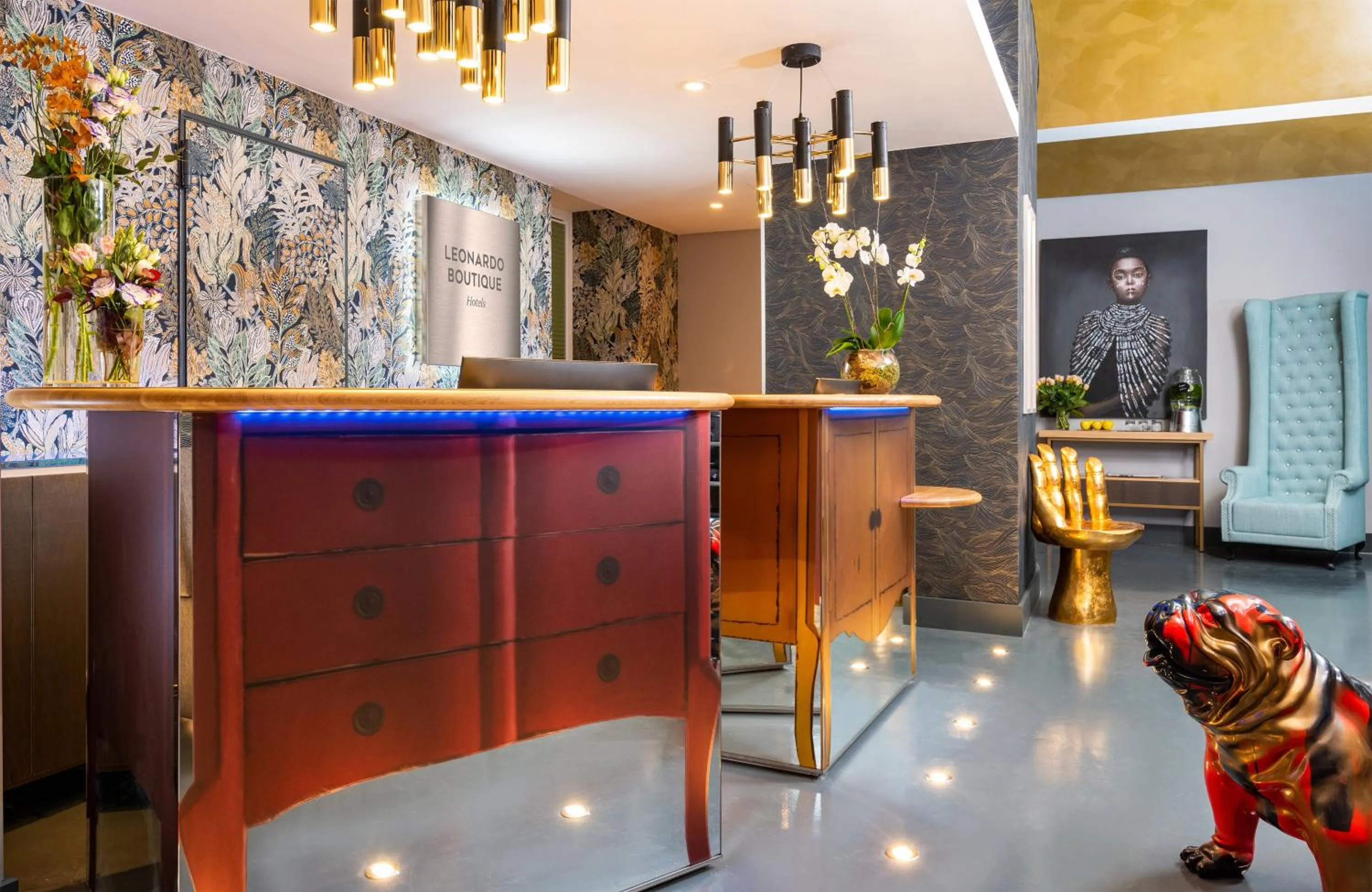 Lobby or reception in Leonardo Boutique Hotel Rome Termini