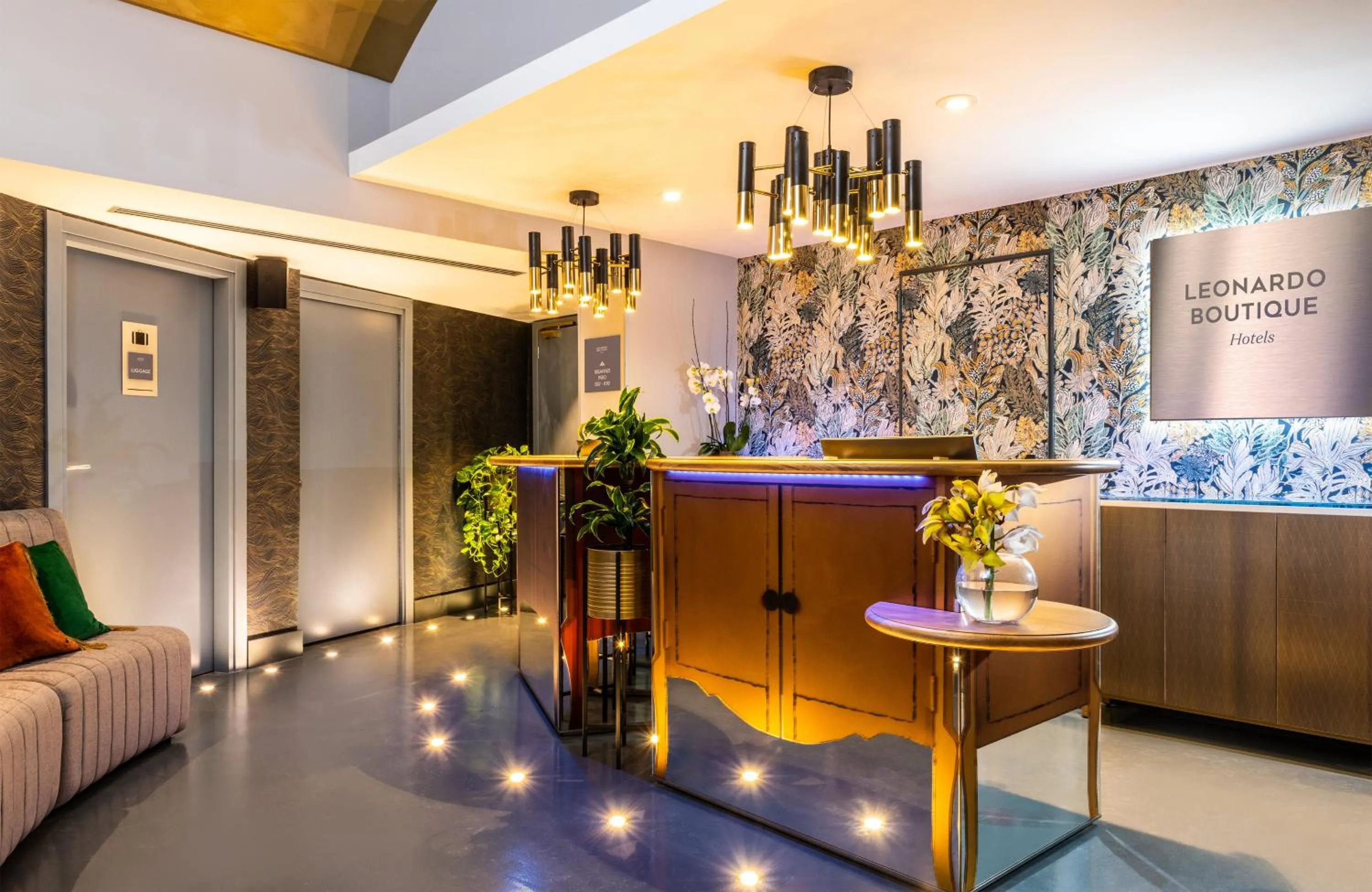 Lobby or reception in Leonardo Boutique Hotel Rome Termini