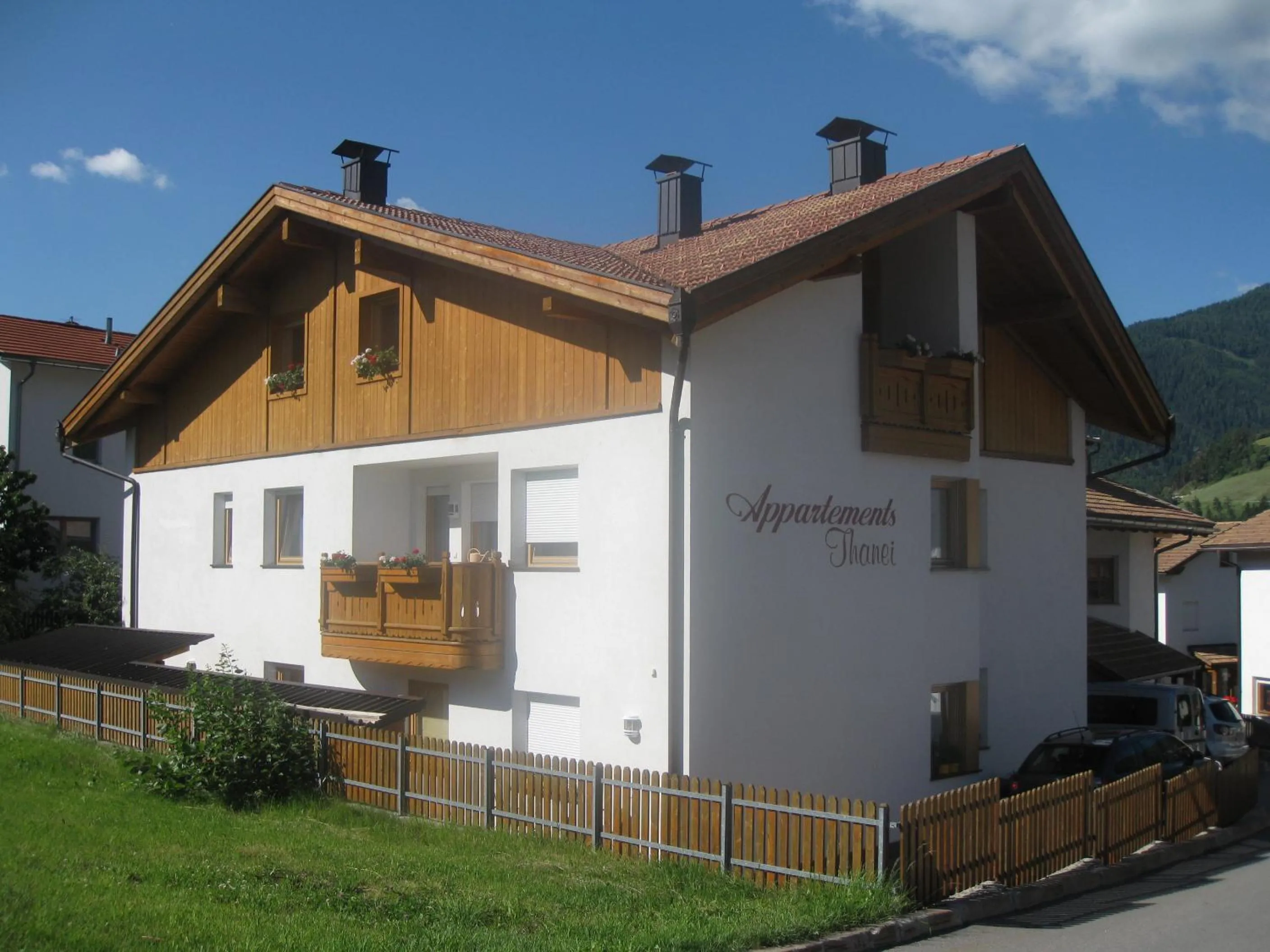 Facade/entrance in Appartement Thanei